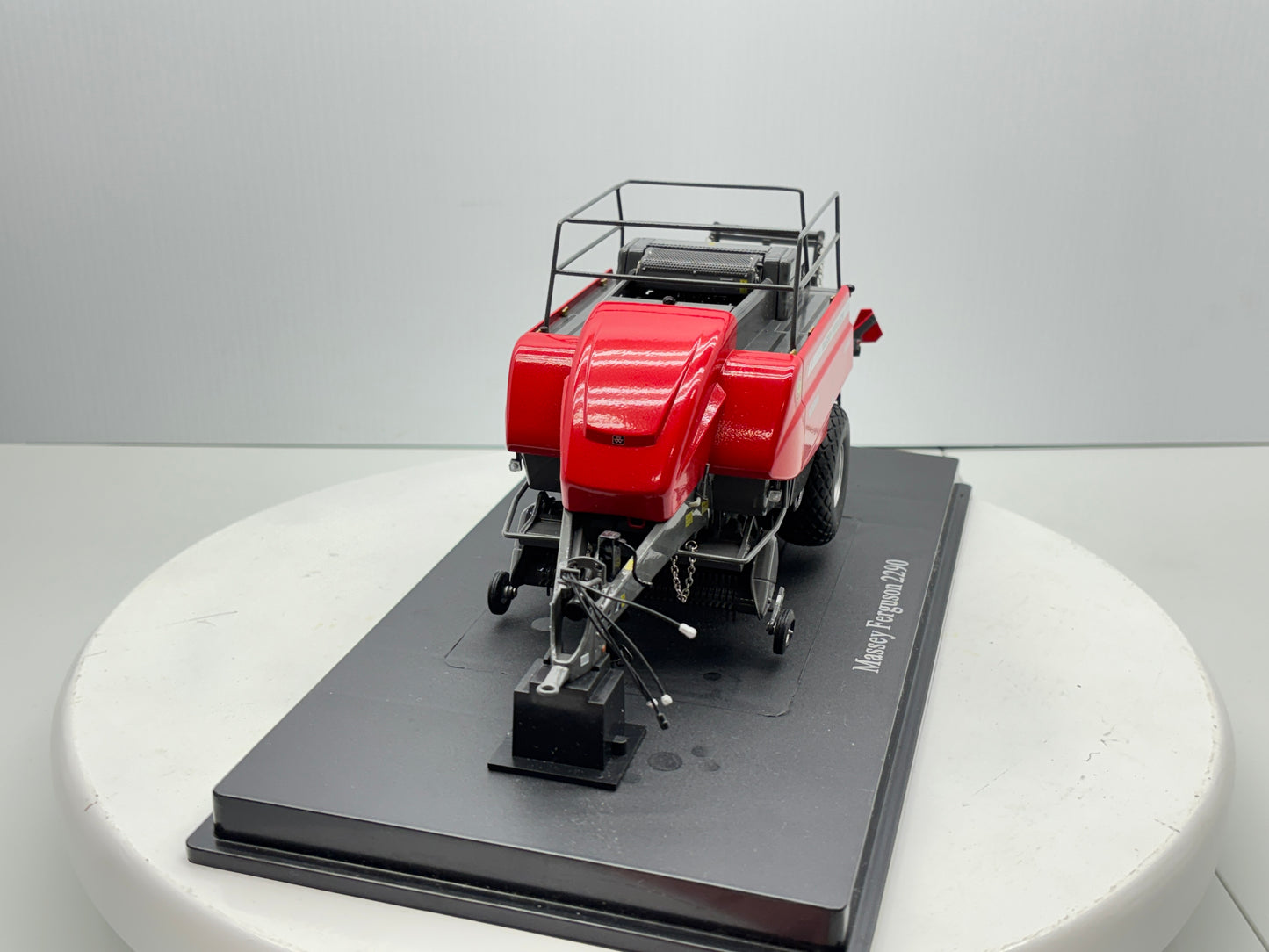1/32 Massey Ferguson 2290
