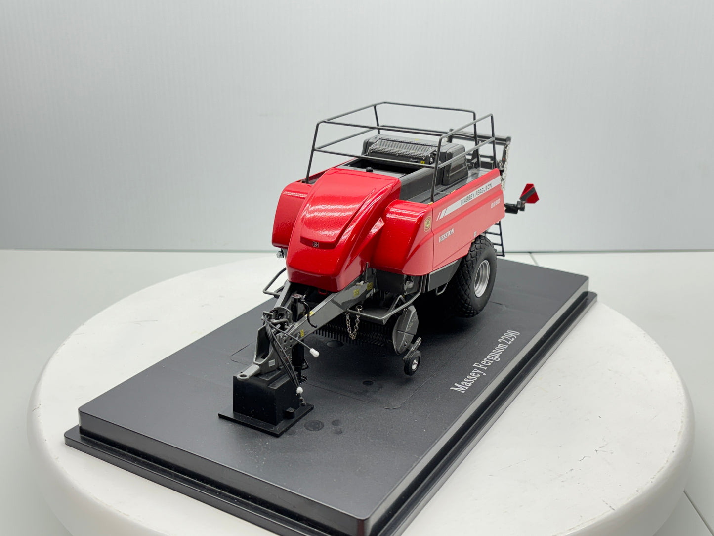 1/32 Massey Ferguson 2290