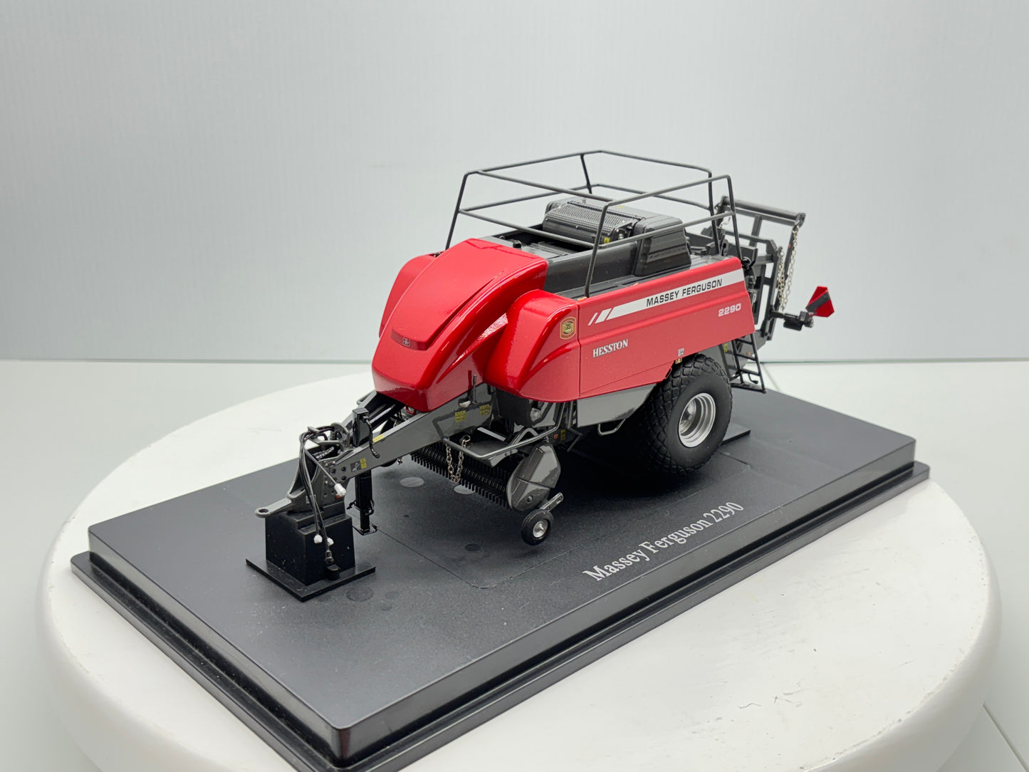 1/32 Massey Ferguson 2290