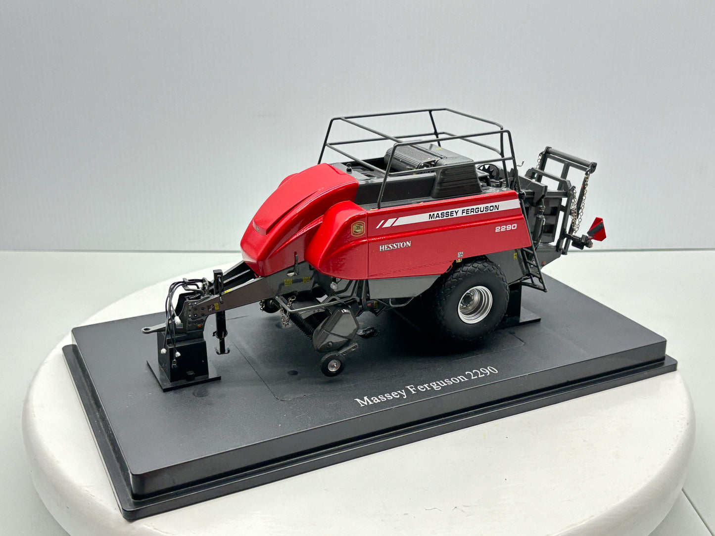 1/32 Massey Ferguson 2290