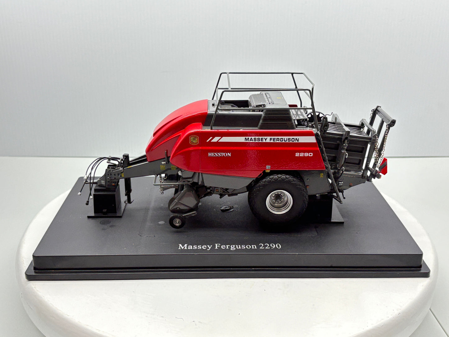 1/32 Massey Ferguson 2290