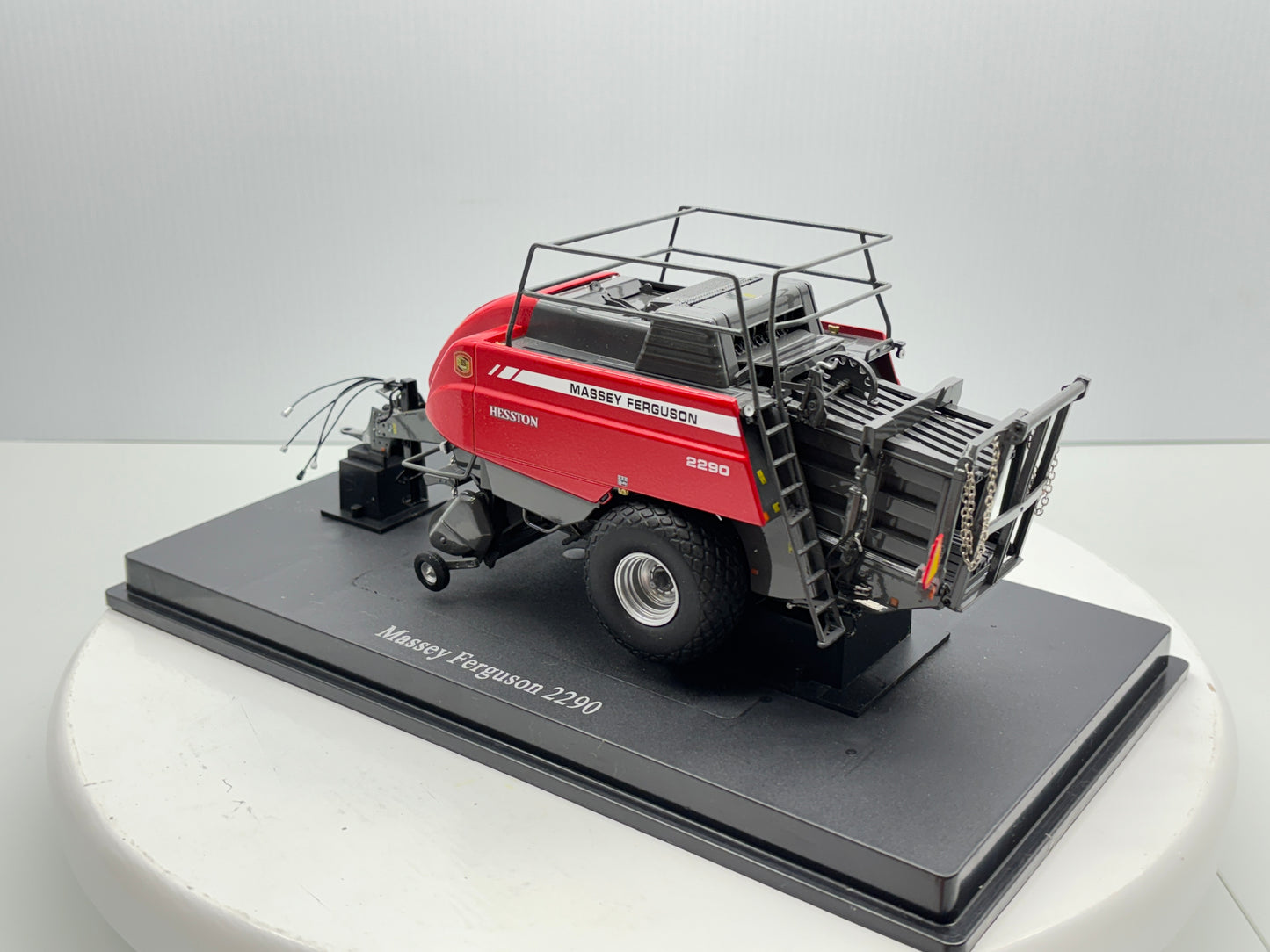 1/32 Massey Ferguson 2290
