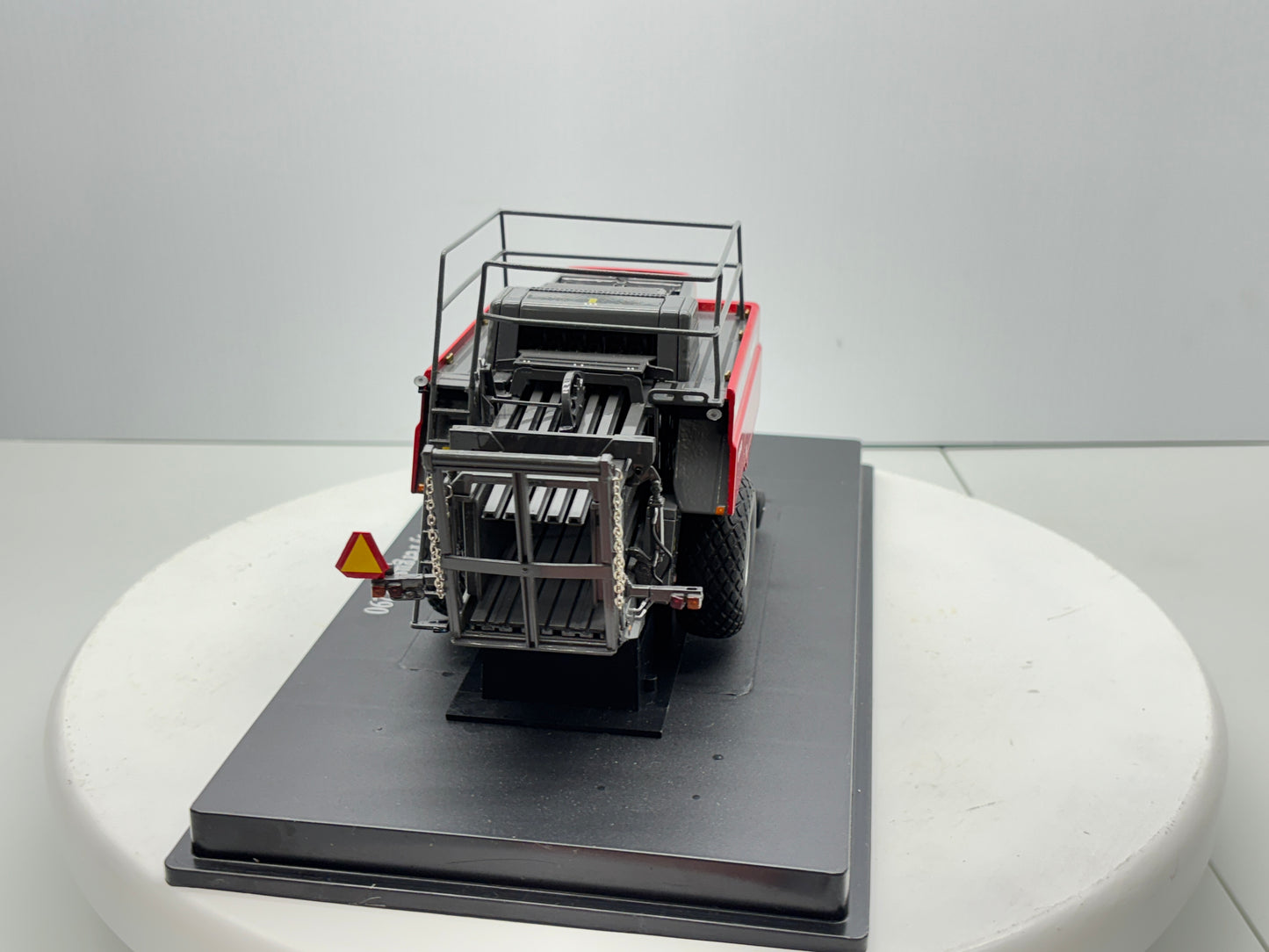 1/32 Massey Ferguson 2290