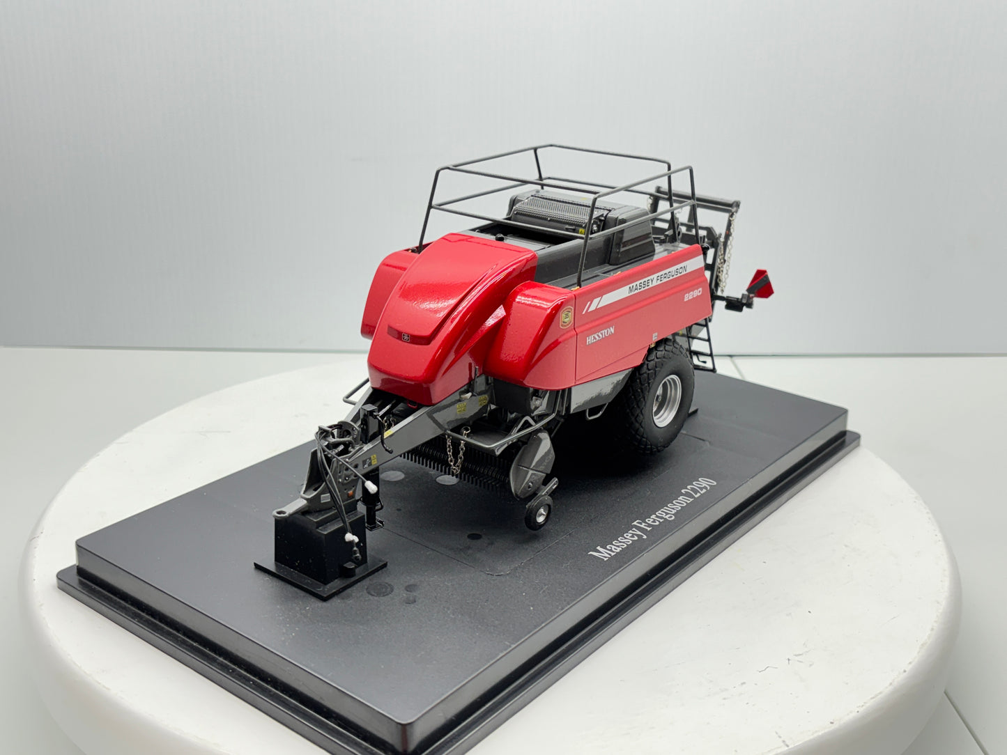 1/32 Massey Ferguson 2290