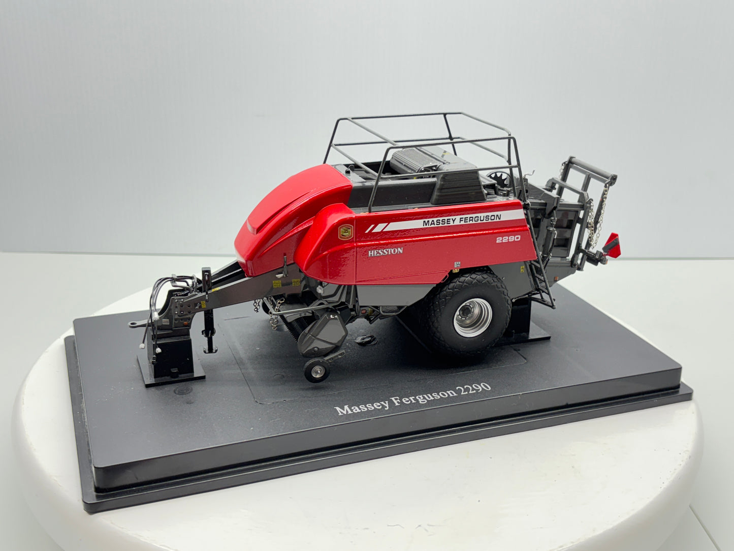 1/32 Massey Ferguson 2290
