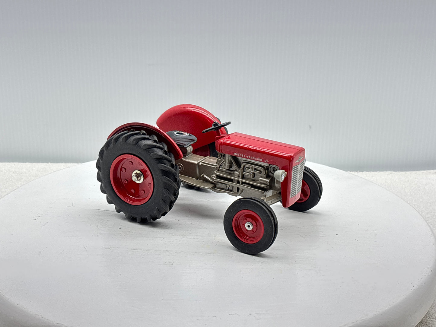 1/16 Massey Ferguson 35 Collectors Edition