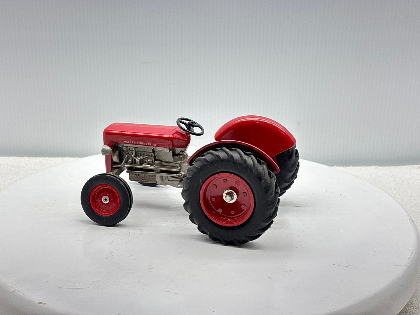 1/16 Massey Ferguson 35 Collectors Edition