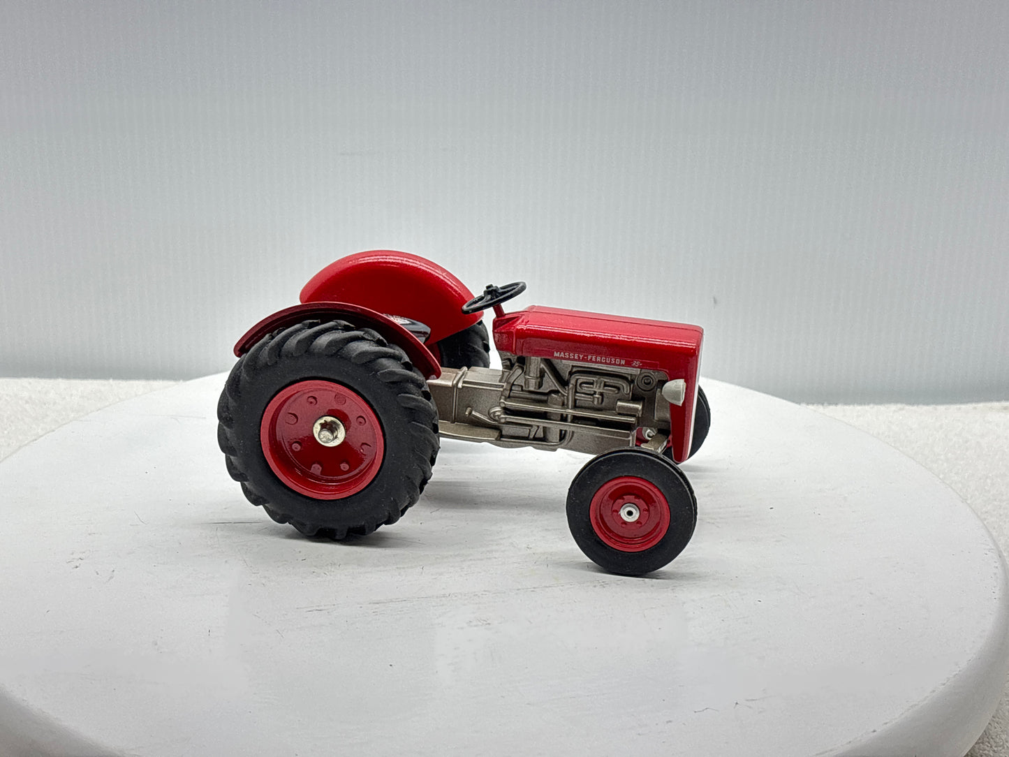 1/16 Massey Ferguson 35 Collectors Edition