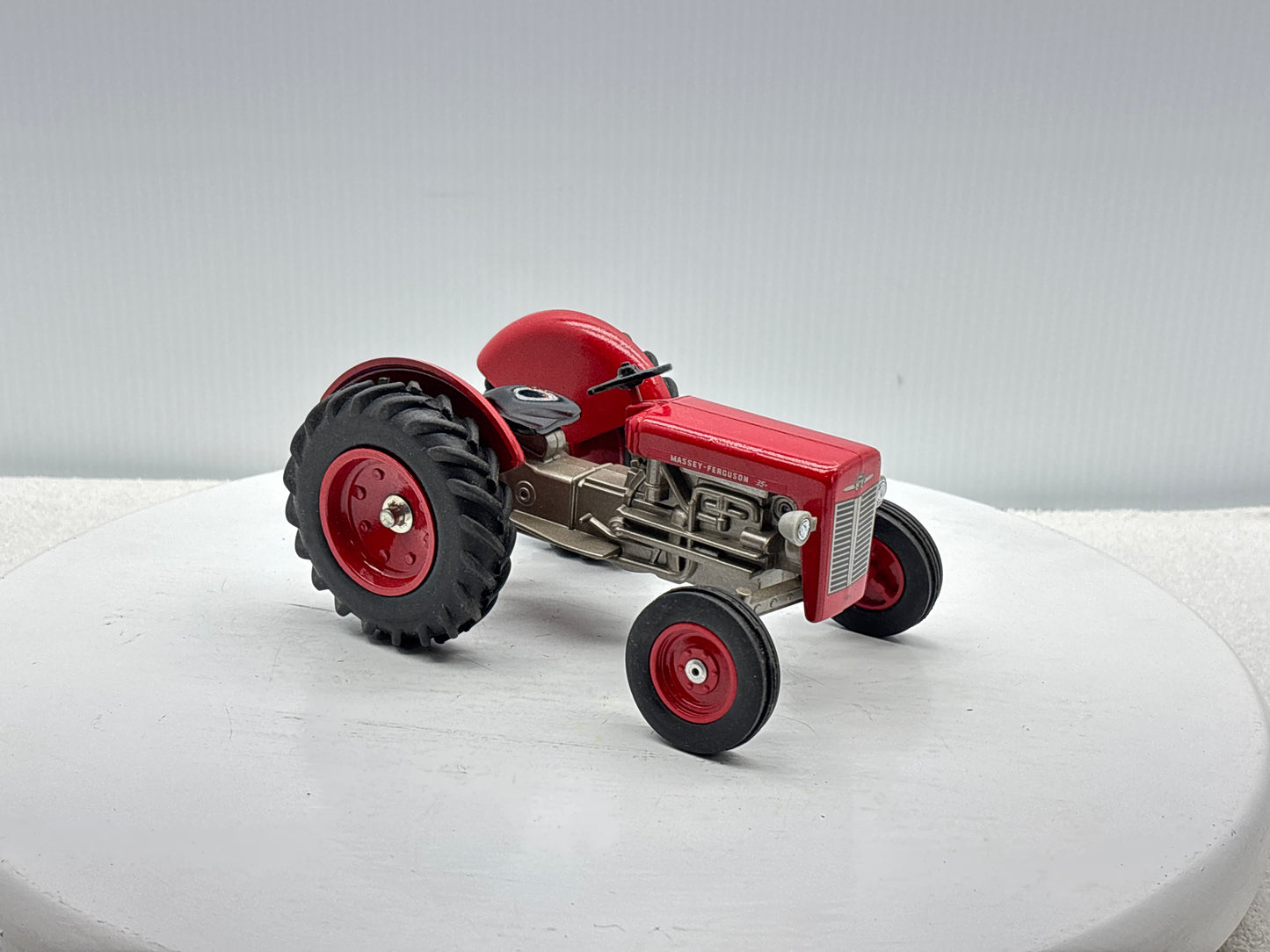 1/16 Massey Ferguson 35 Collectors Edition