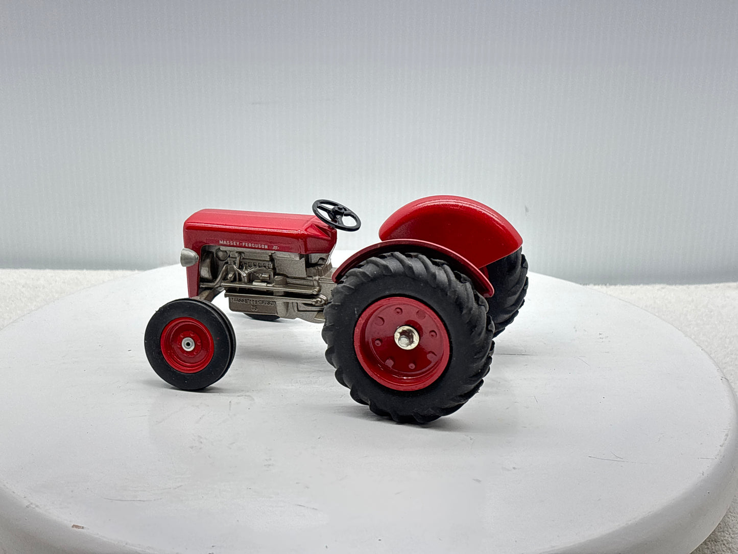 1/16 Massey Ferguson 35 Collectors Edition