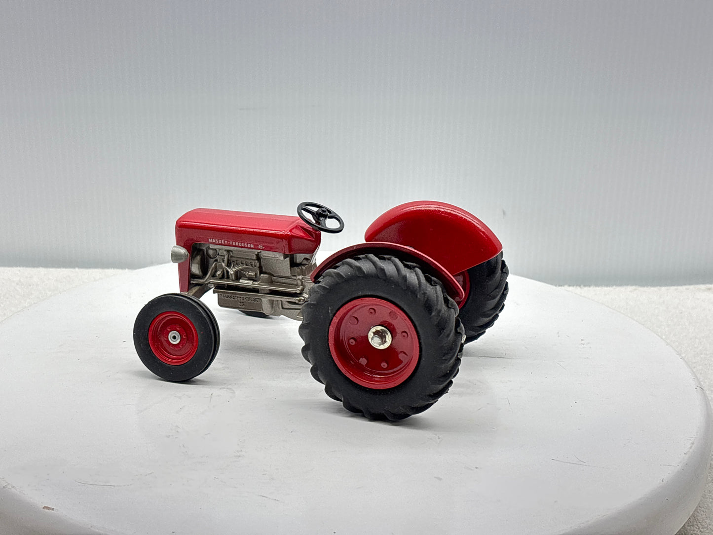 1/16 Massey Ferguson 35 Collectors Edition