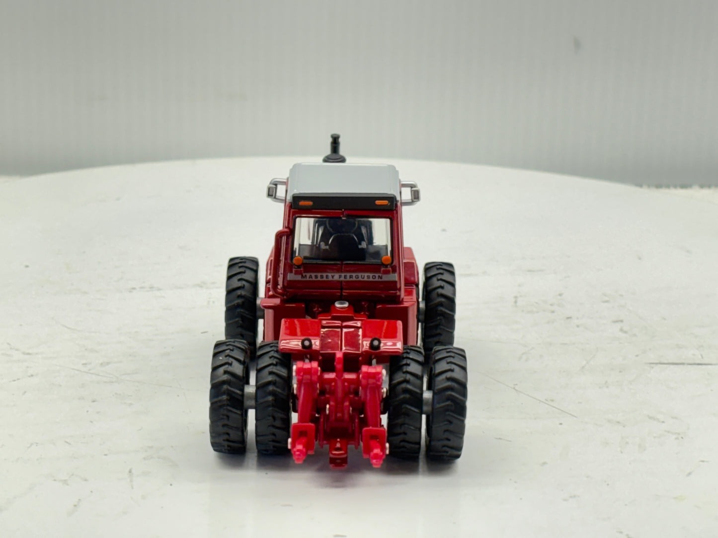 1/64 Massey Ferguson 4840 NFTS