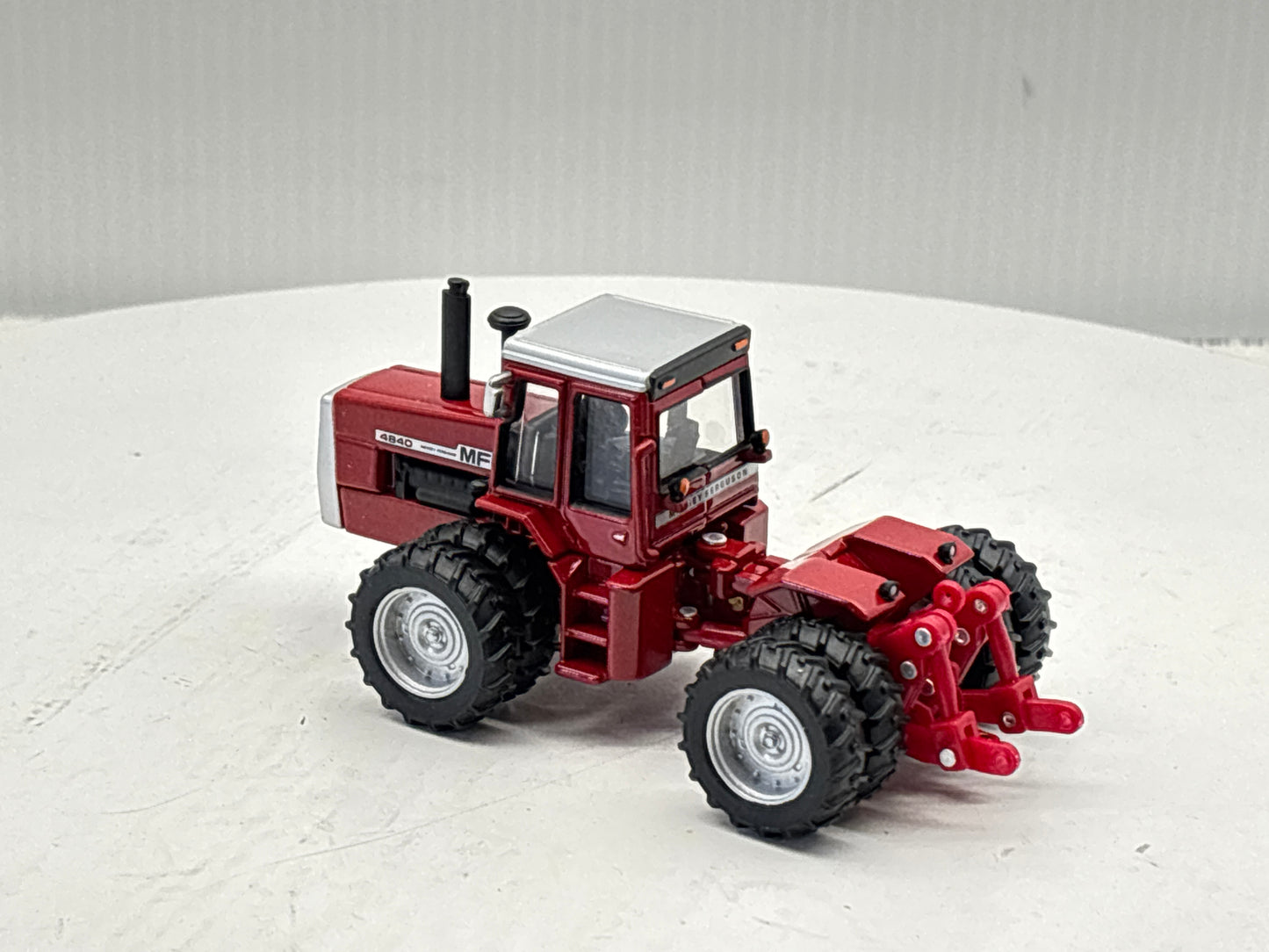 1/64 Massey Ferguson 4840 NFTS