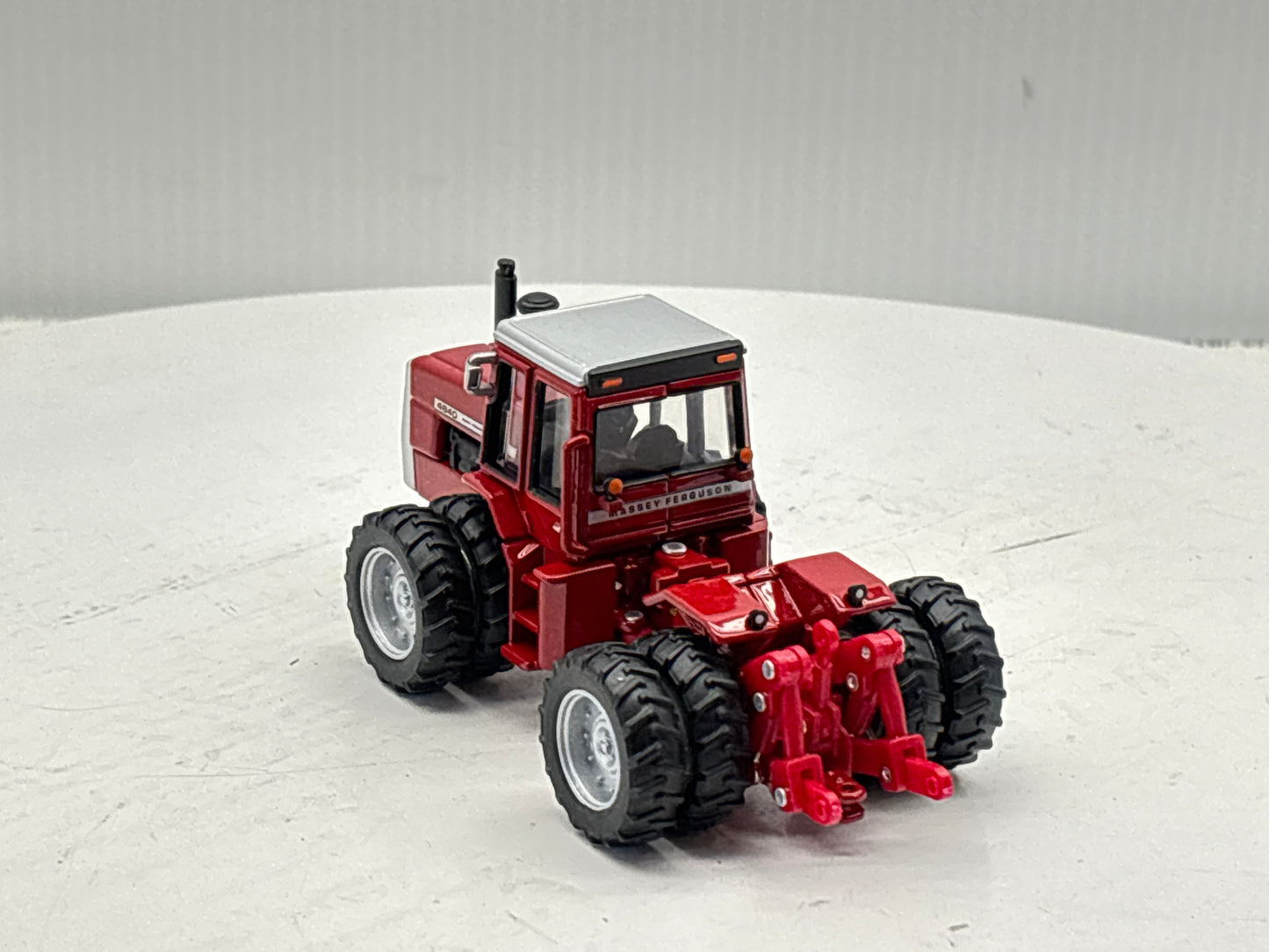 1/64 Massey Ferguson 4840 NFTS