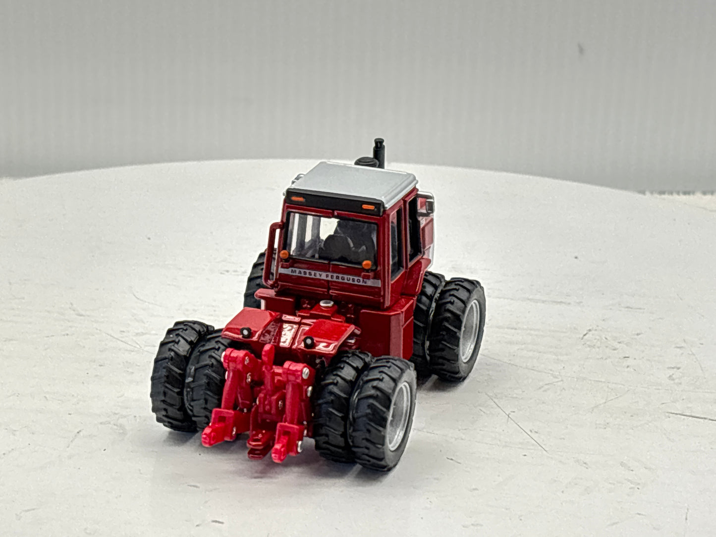 1/64 Massey Ferguson 4840 NFTS