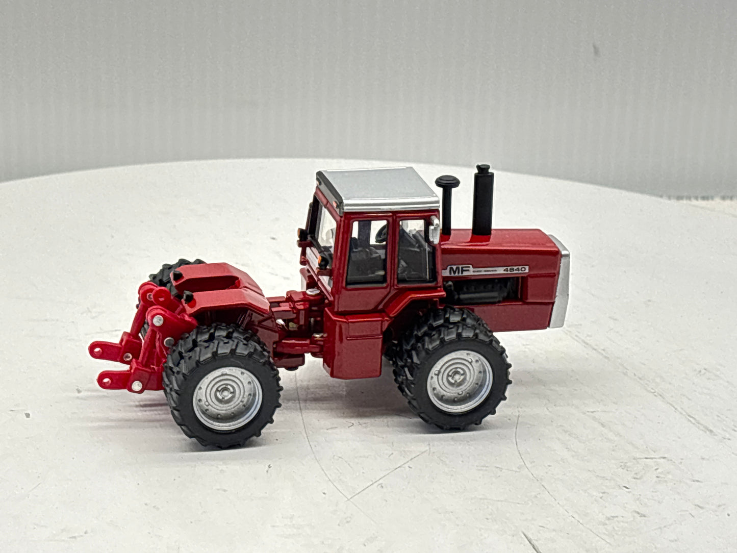 1/64 Massey Ferguson 4840 NFTS