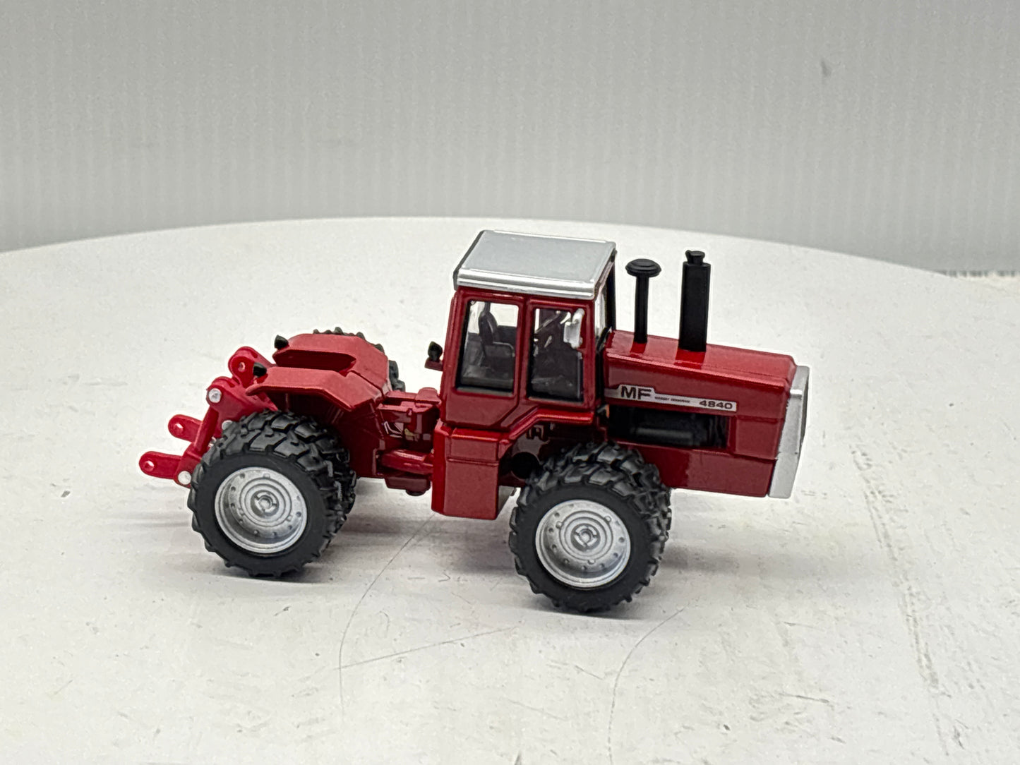 1/64 Massey Ferguson 4840 NFTS
