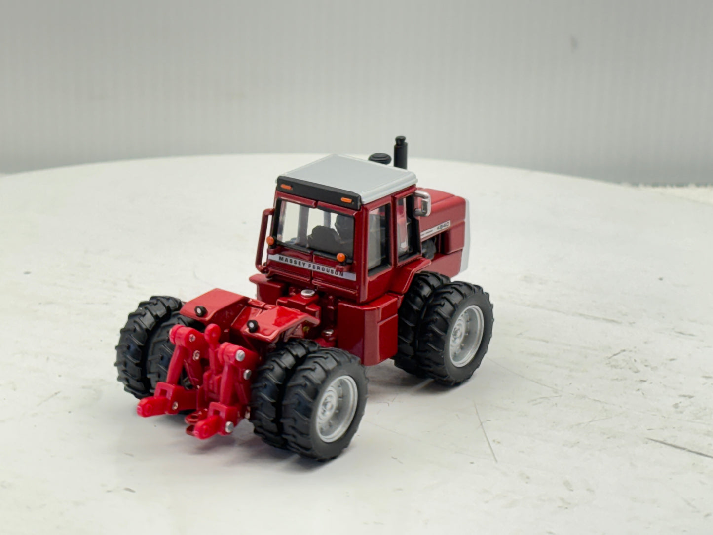 1/64 Massey Ferguson 4840 NFTS