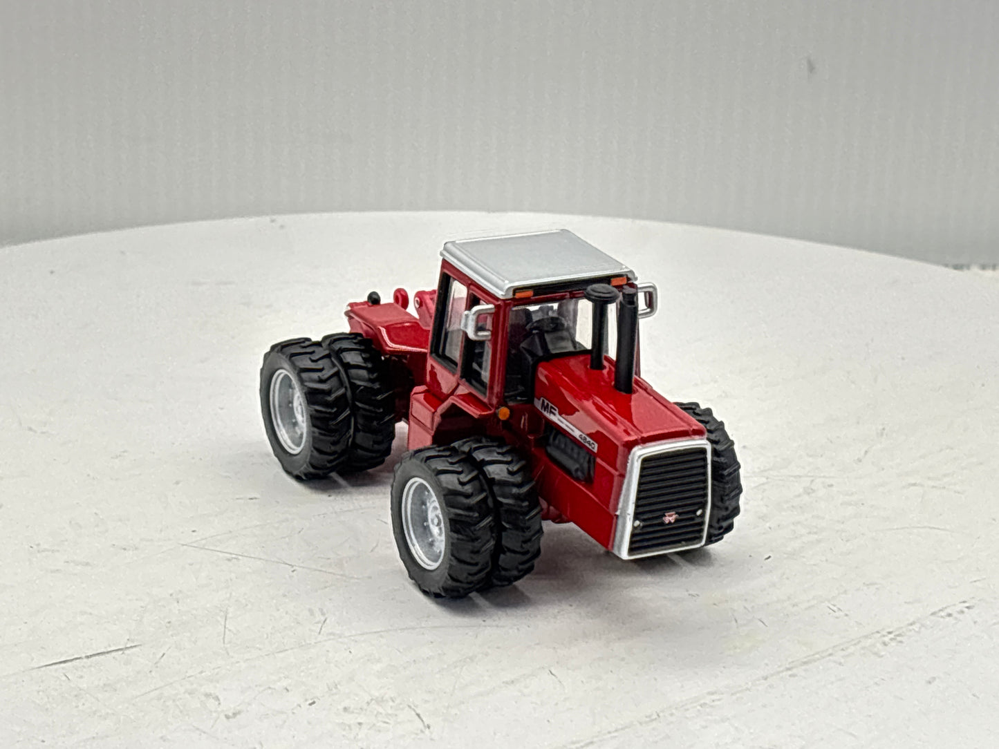 1/64 Massey Ferguson 4840 NFTS