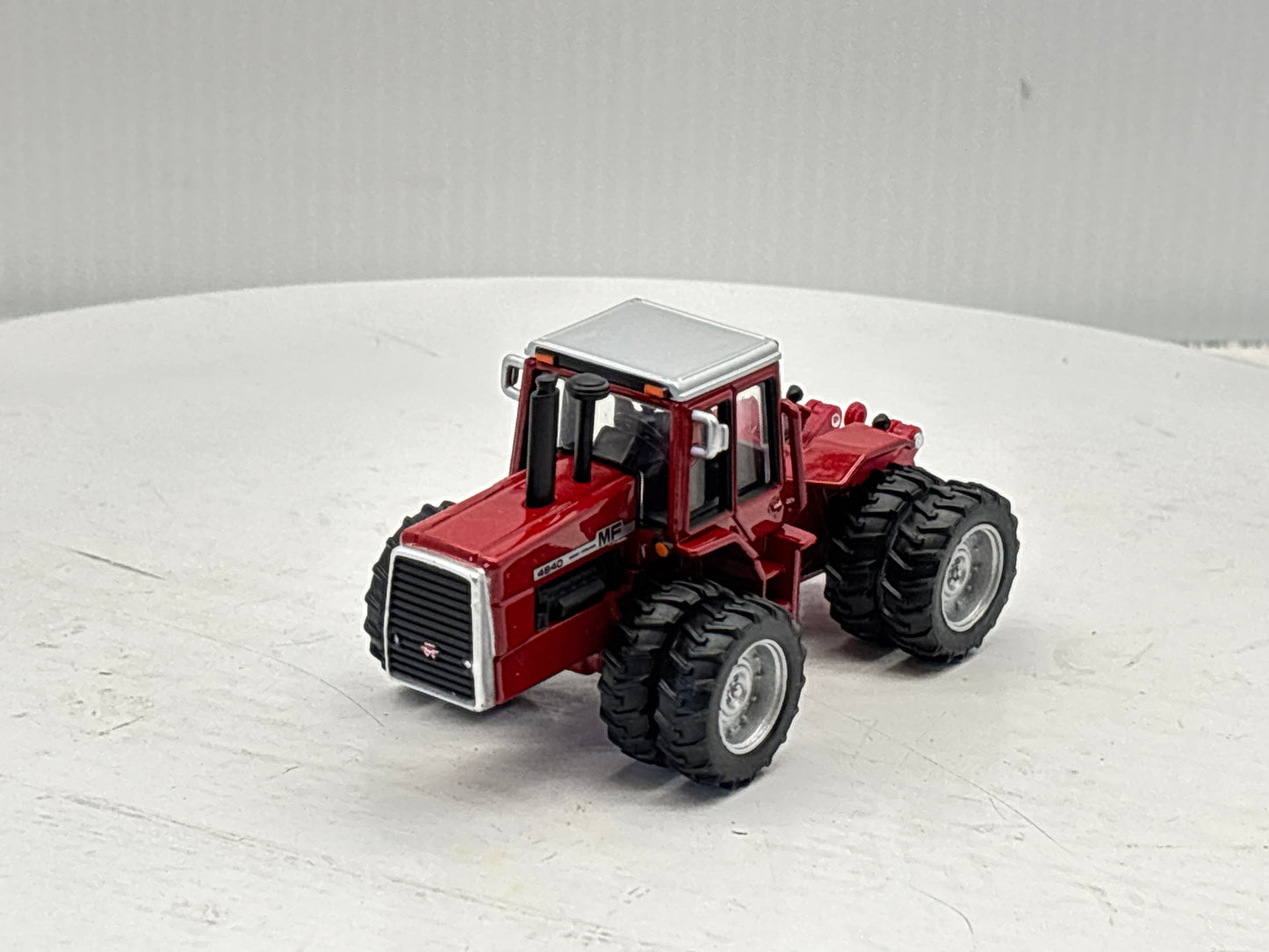 1/64 Massey Ferguson 4840 NFTS