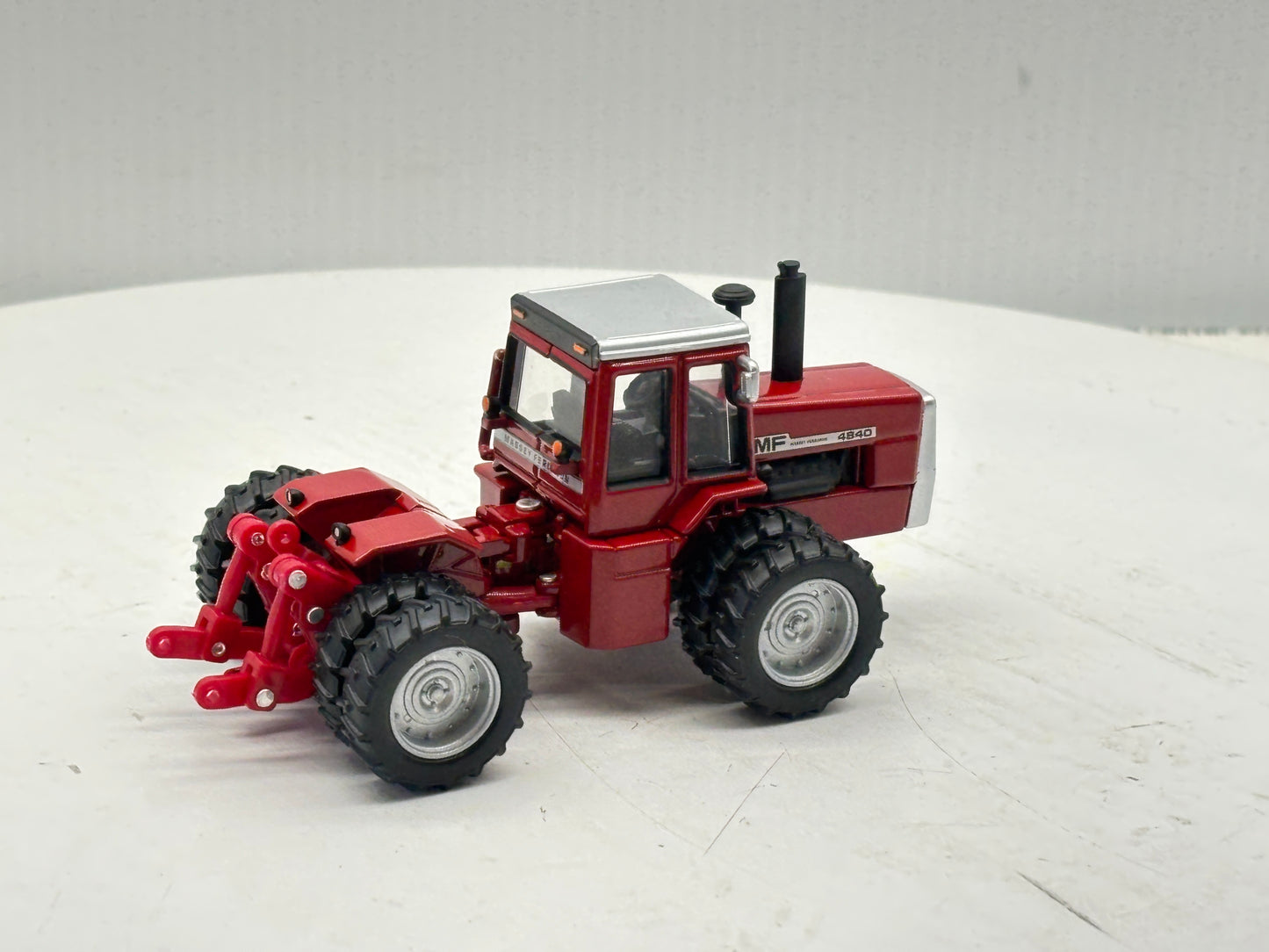 1/64 Massey Ferguson 4840 NFTS