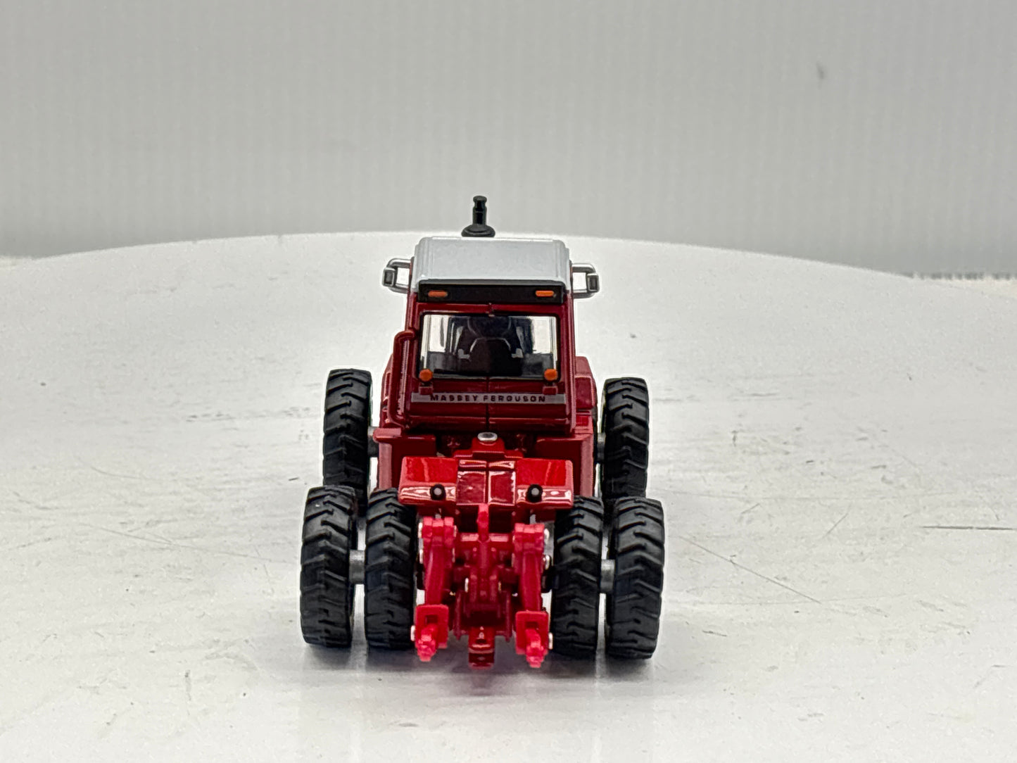 1/64 Massey Ferguson 4840 NFTS