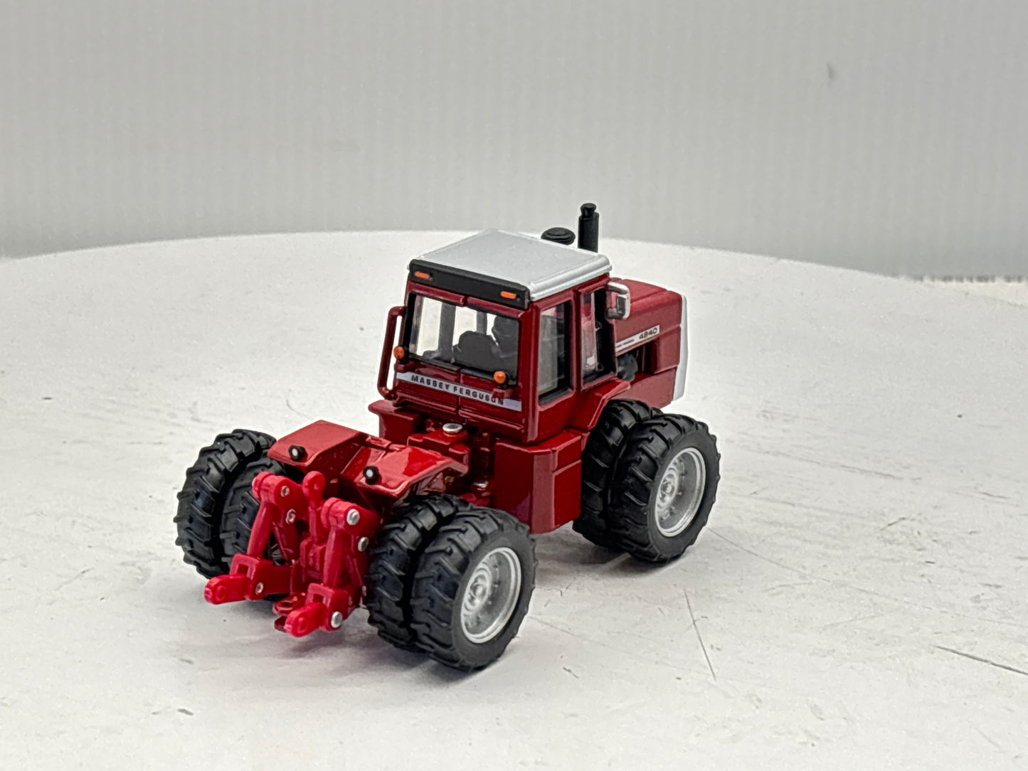 1/64 Massey Ferguson 4840 NFTS