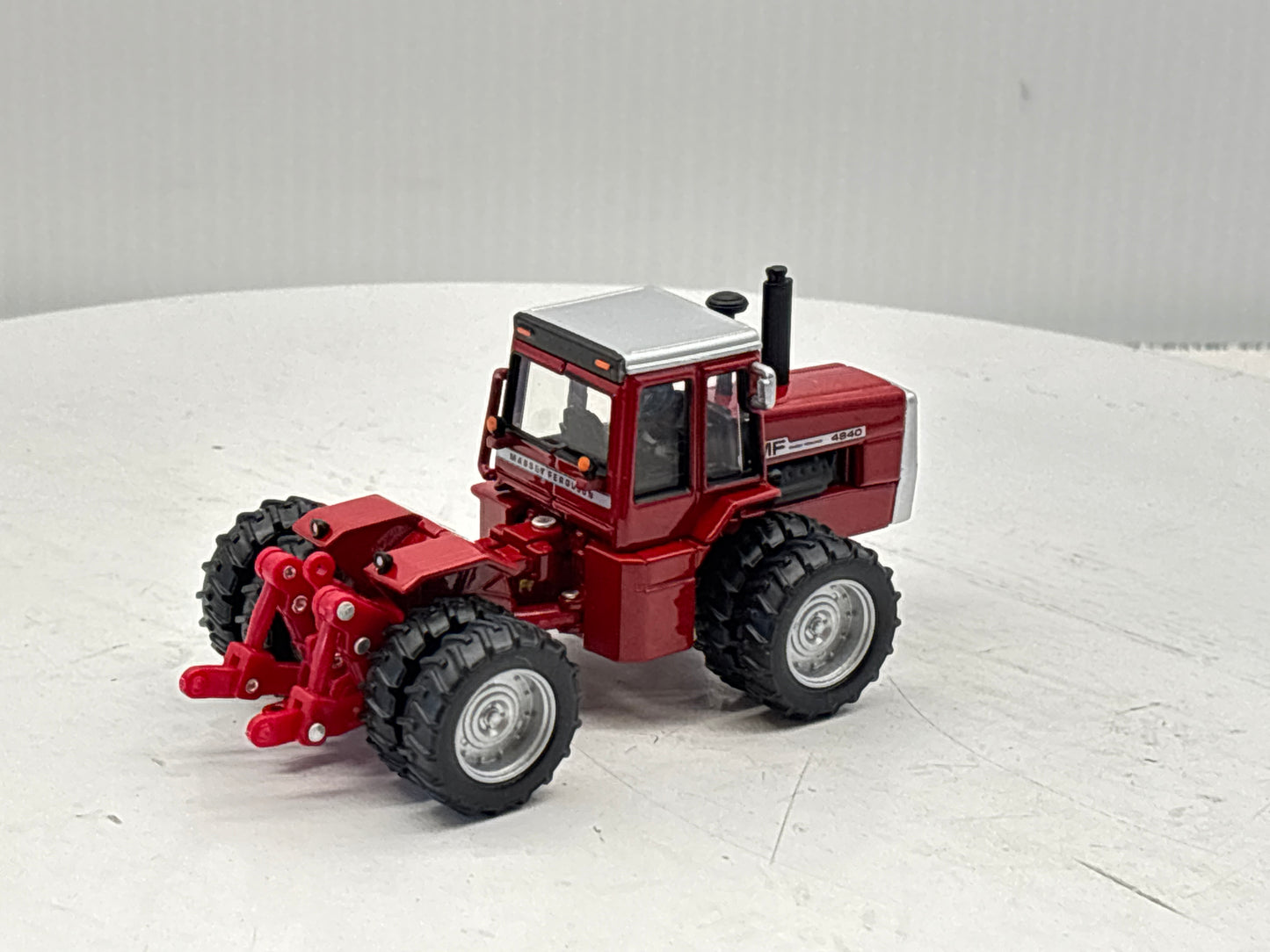 1/64 Massey Ferguson 4840 NFTS