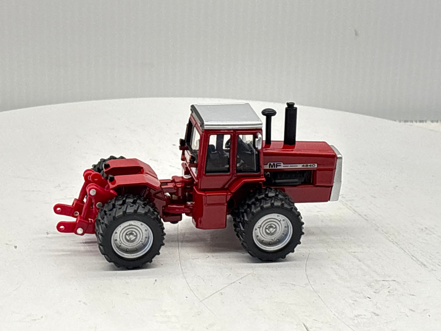 1/64 Massey Ferguson 4840 NFTS