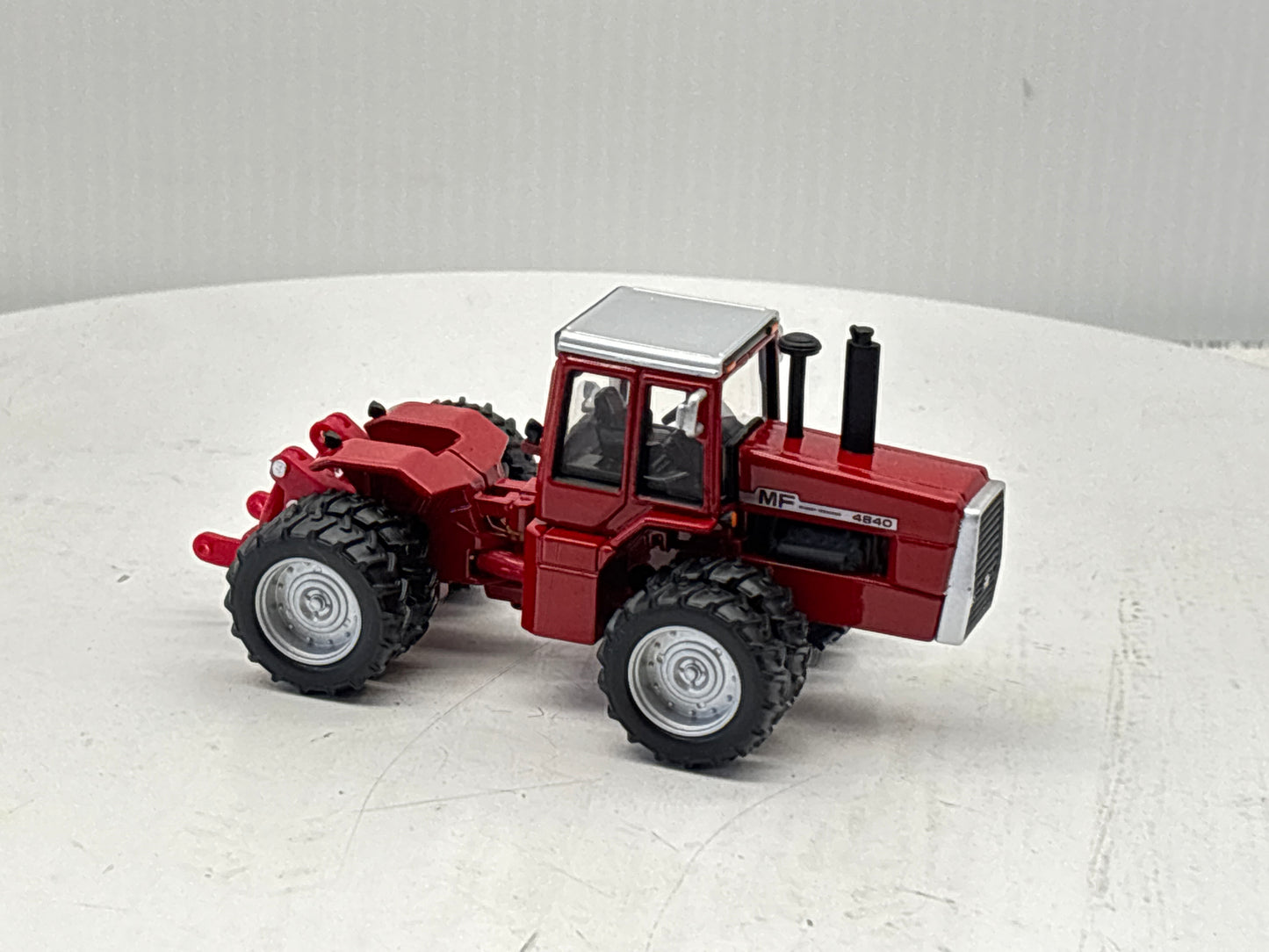 1/64 Massey Ferguson 4840 NFTS