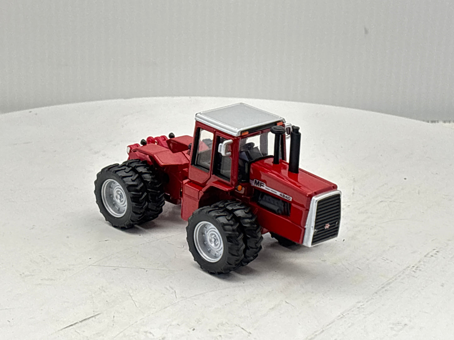 1/64 Massey Ferguson 4840 NFTS