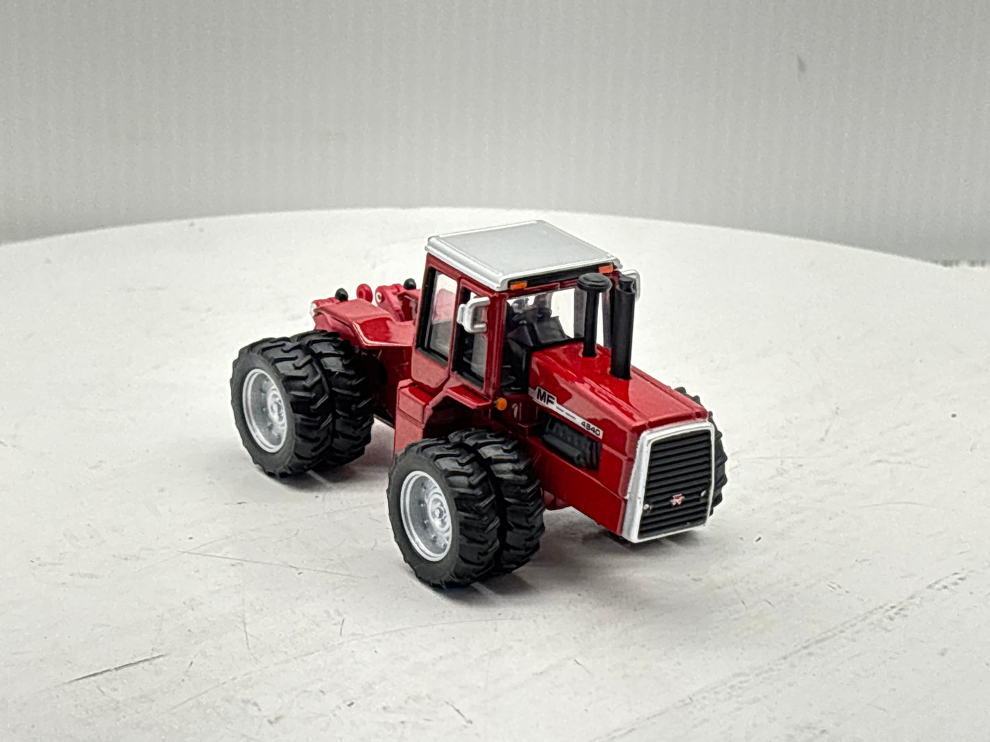 1/64 Massey Ferguson 4840 NFTS