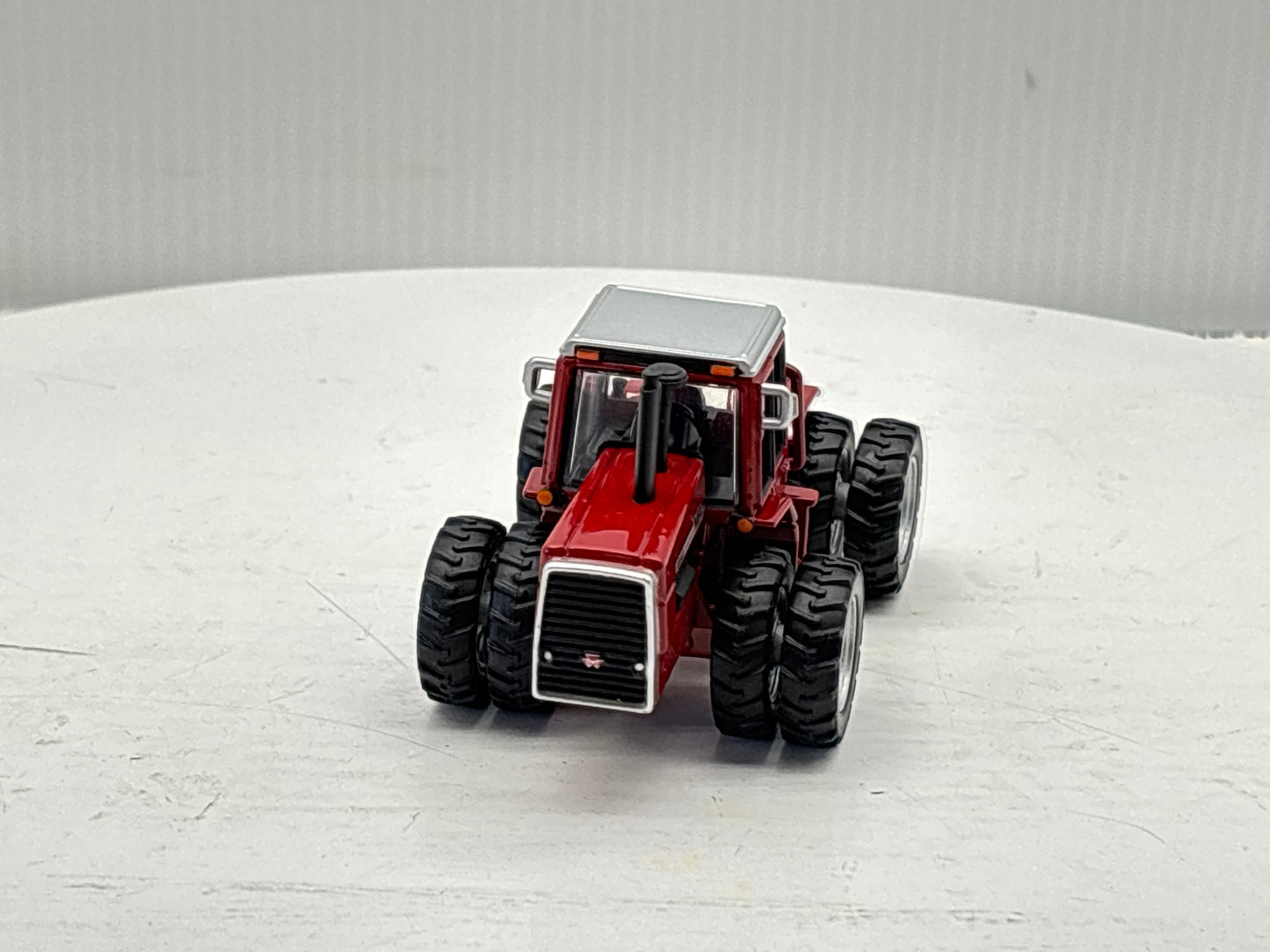 1/64 Massey Ferguson 4840 NFTS