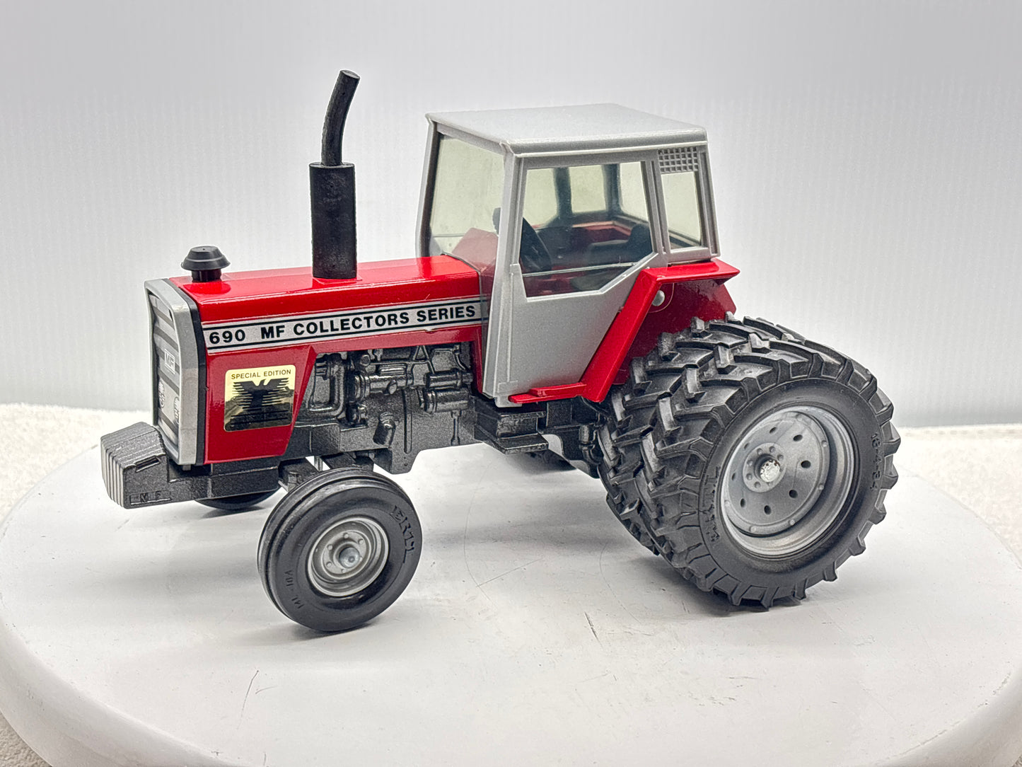 1/20 Massey Ferguson 690