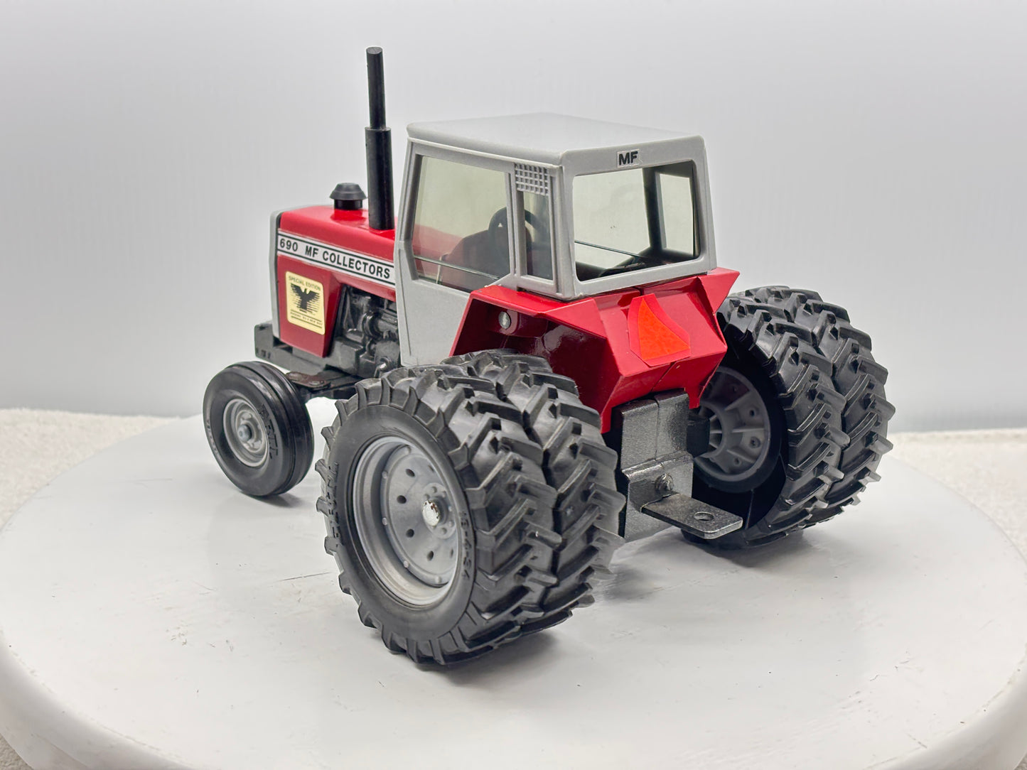 1/20 Massey Ferguson 690