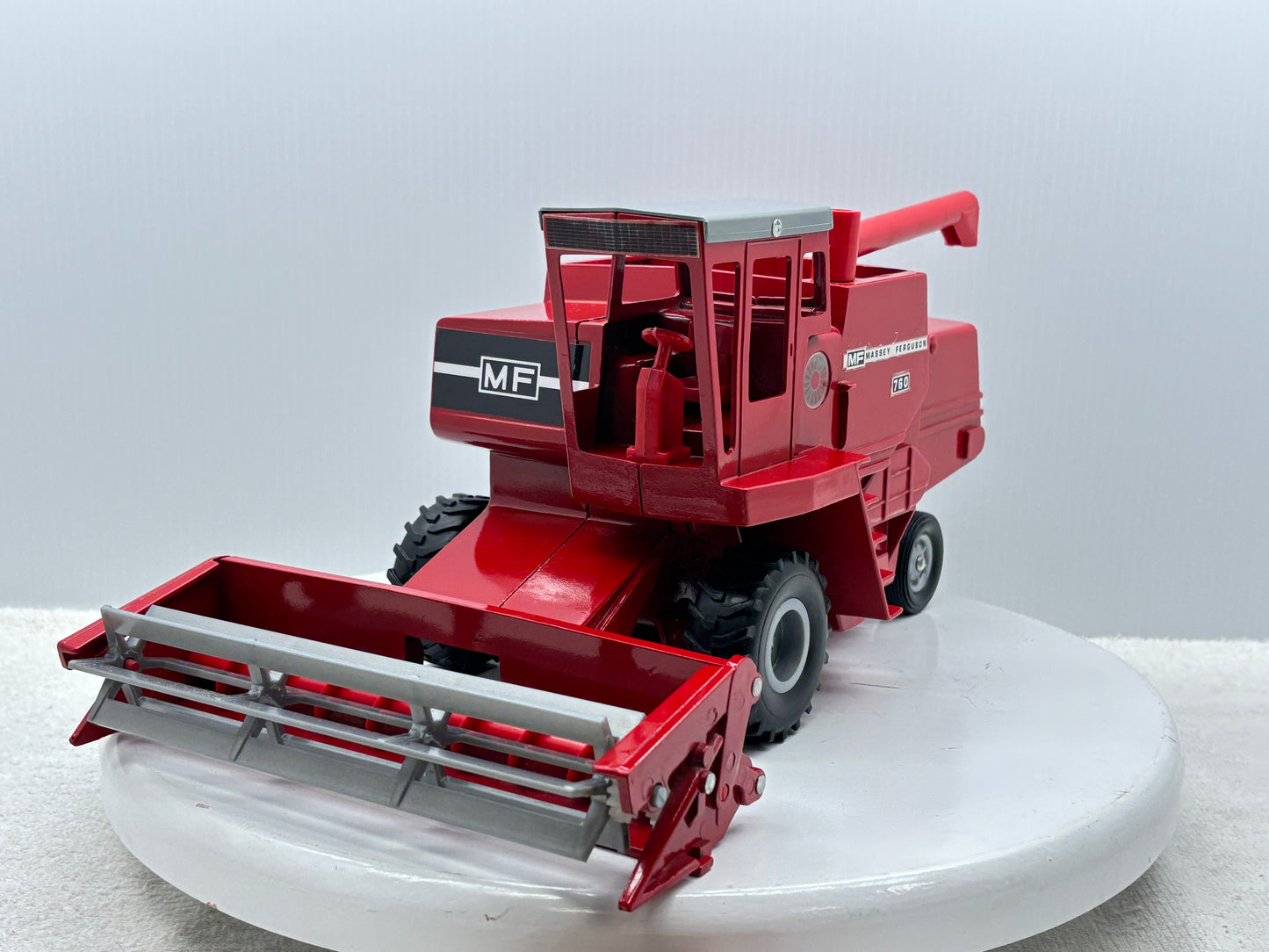 1/20 Massey Ferguson 860