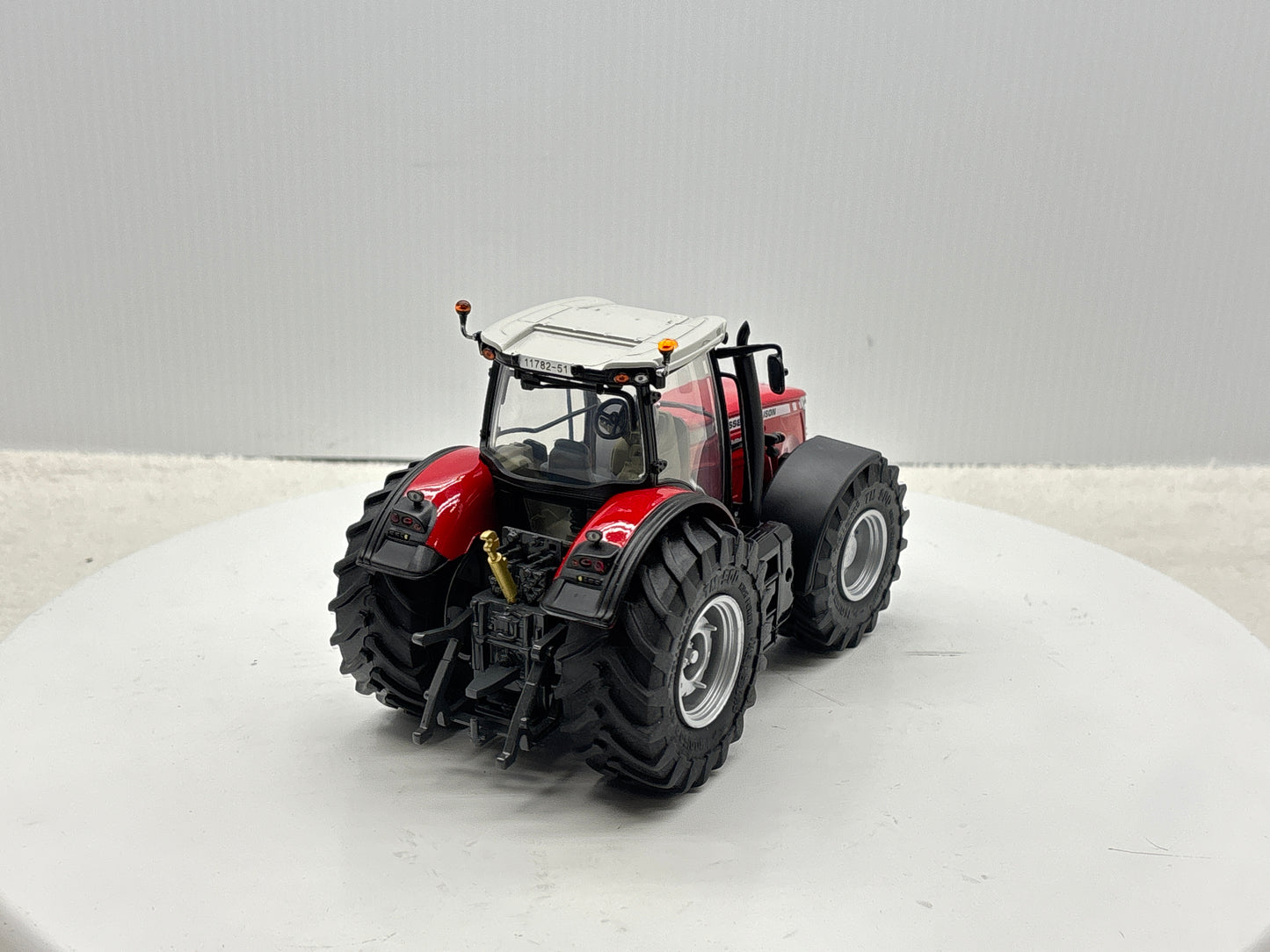 1/32 Massey Ferguson 8680