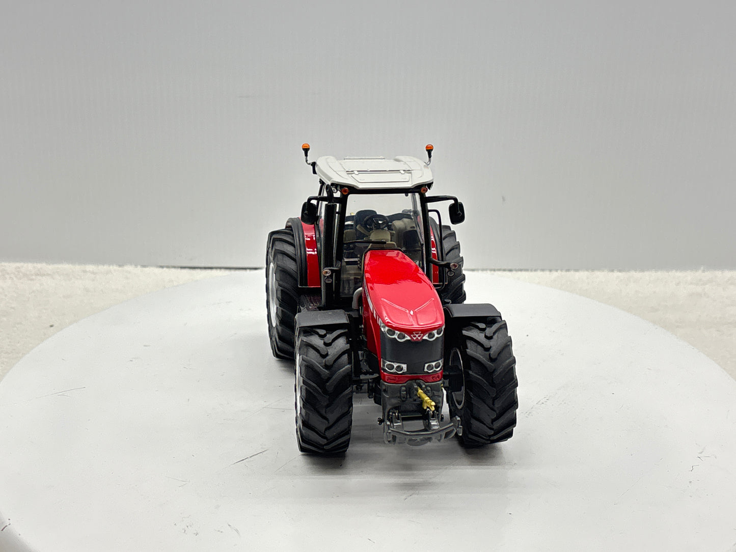 1/32 Massey Ferguson 8680