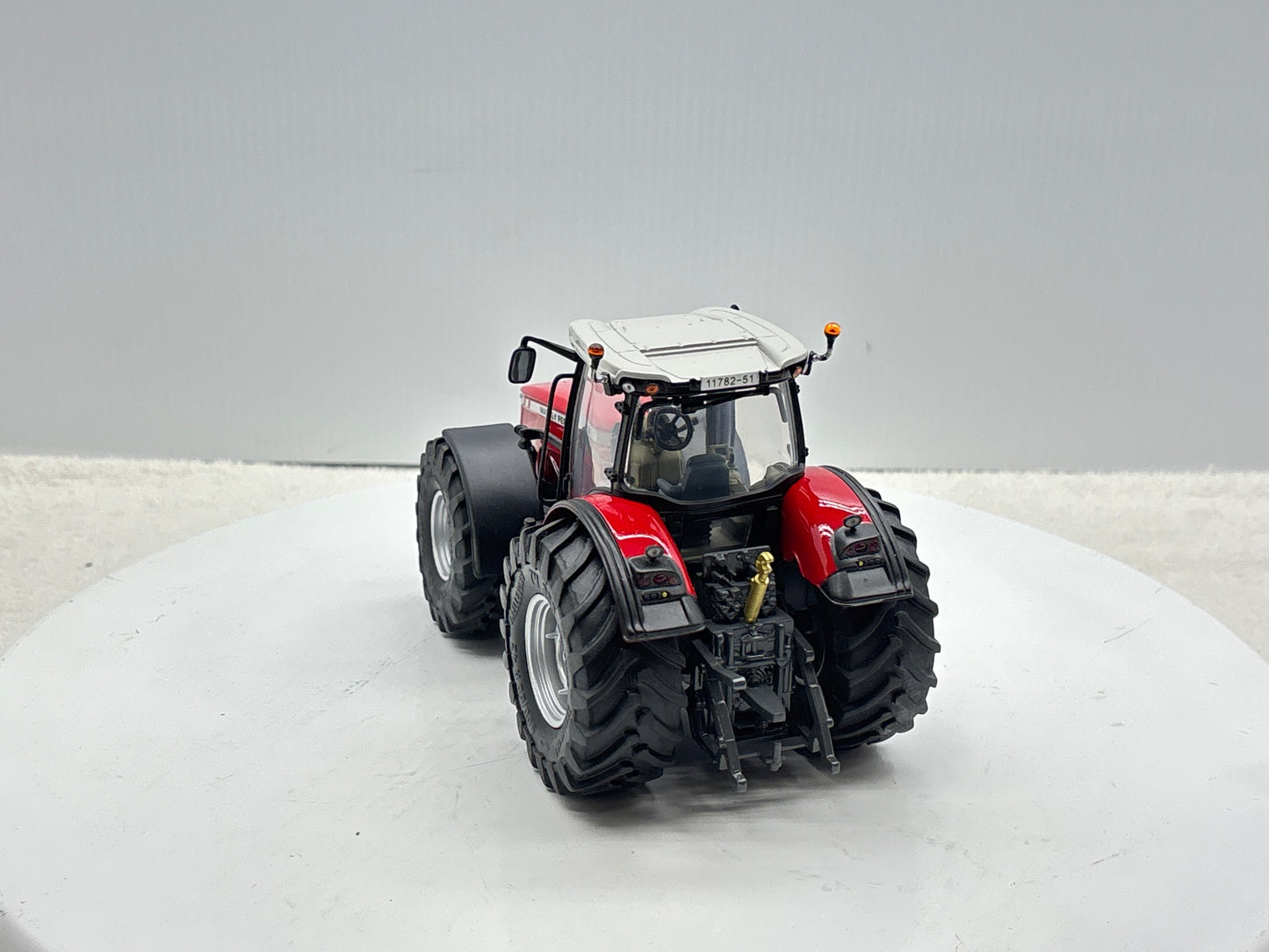 1/32 Massey Ferguson 8680