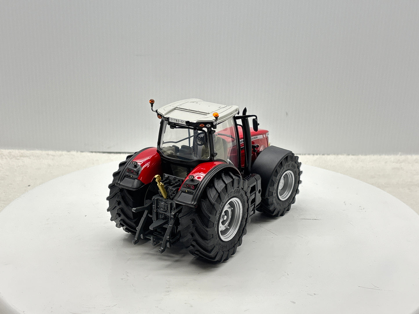 1/32 Massey Ferguson 8680