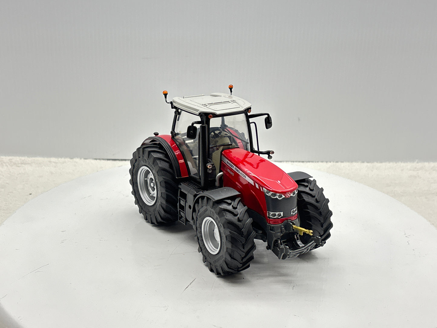1/32 Massey Ferguson 8680