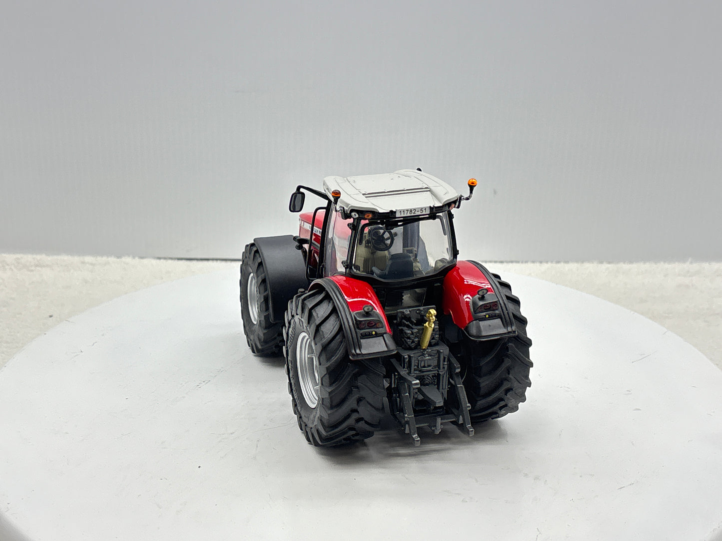 1/32 Massey Ferguson 8680