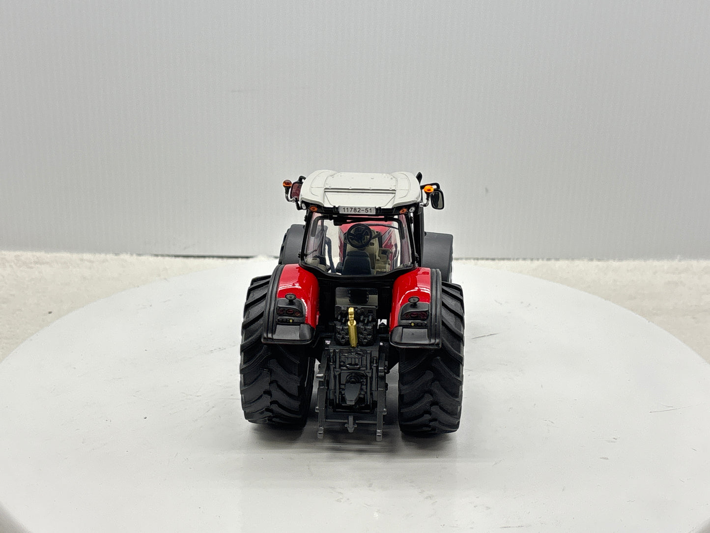1/32 Massey Ferguson 8680