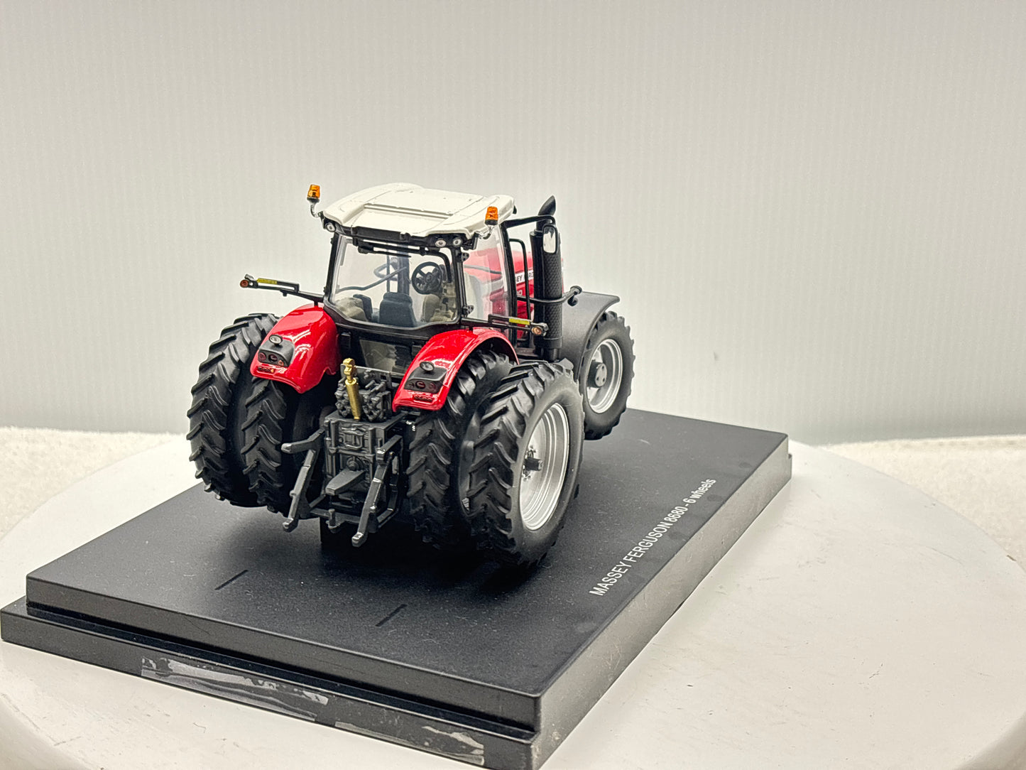 1/32 Massey Ferguson 8680