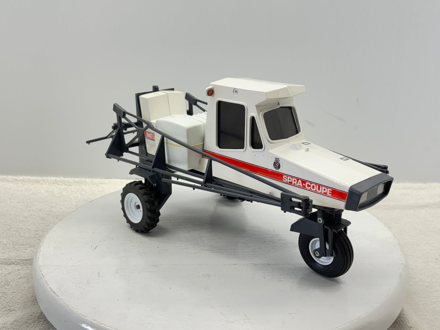 1/16 Melroe Spra-Coupe 220