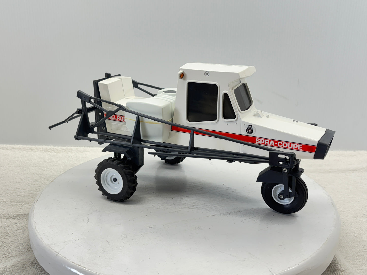 1/16 Melroe Spra-Coupe 220