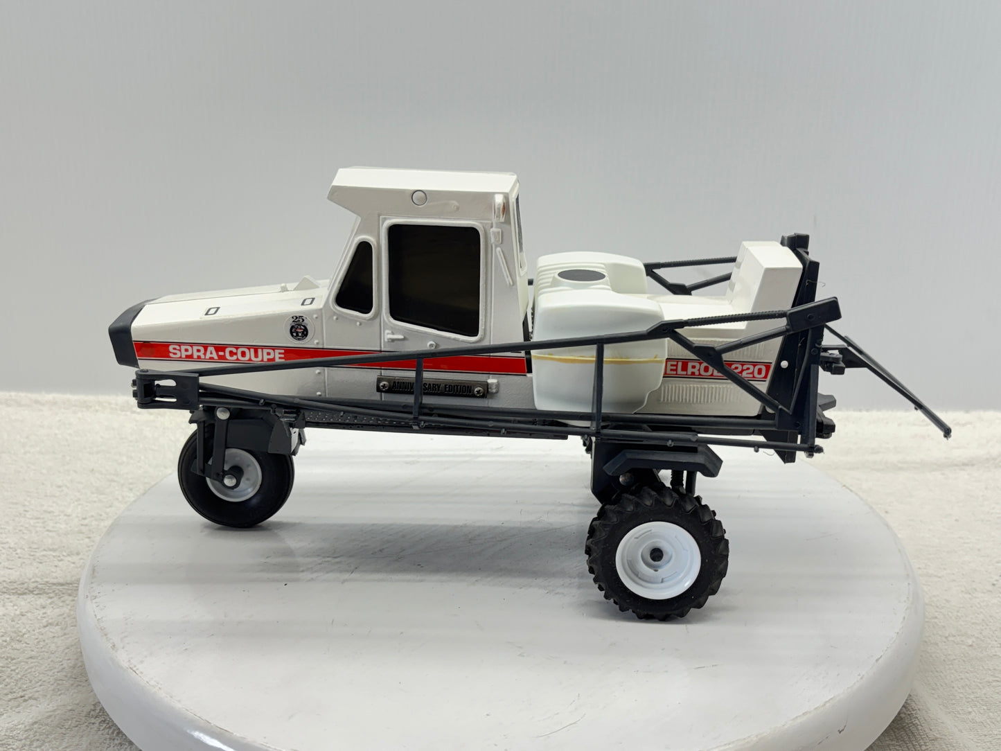 1/16 Melroe Spra-Coupe 220