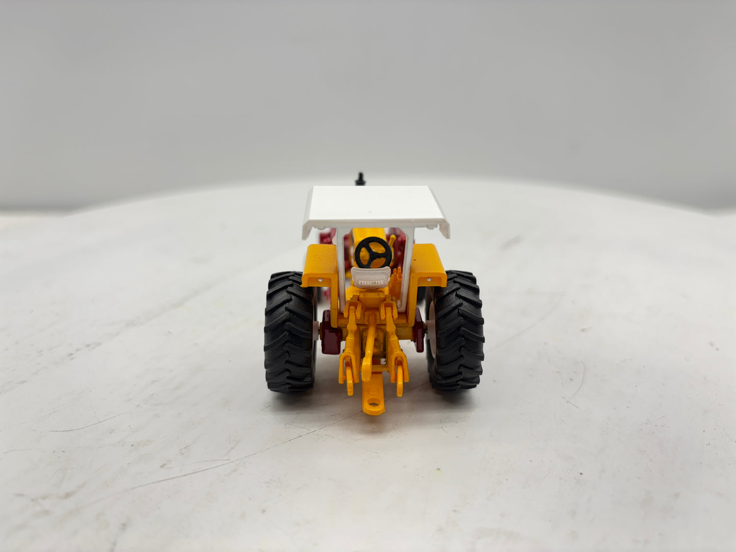1/64 Minneapolis-Moline G-750 with Loader