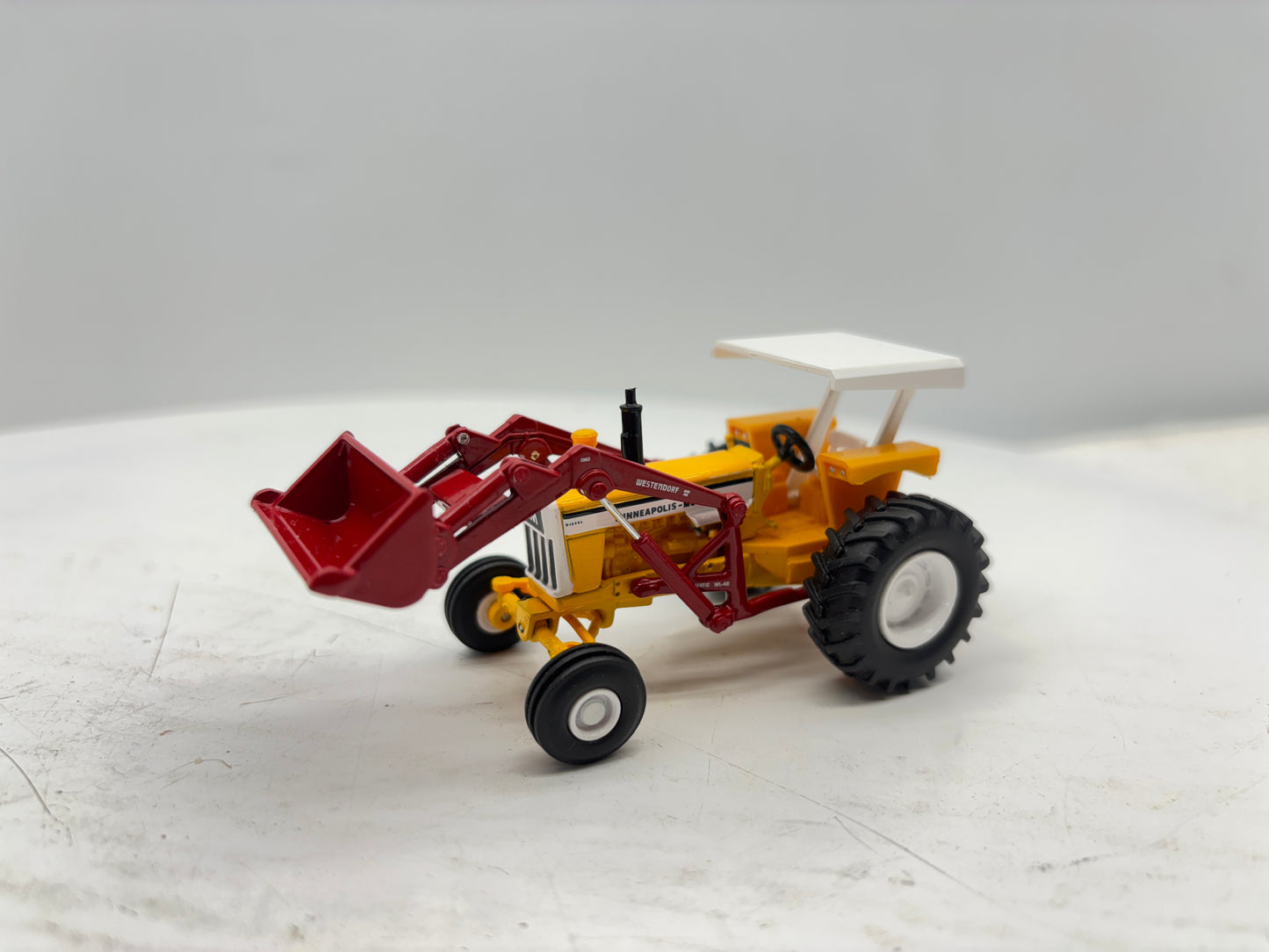 1/64 Minneapolis-Moline G-750 with Loader