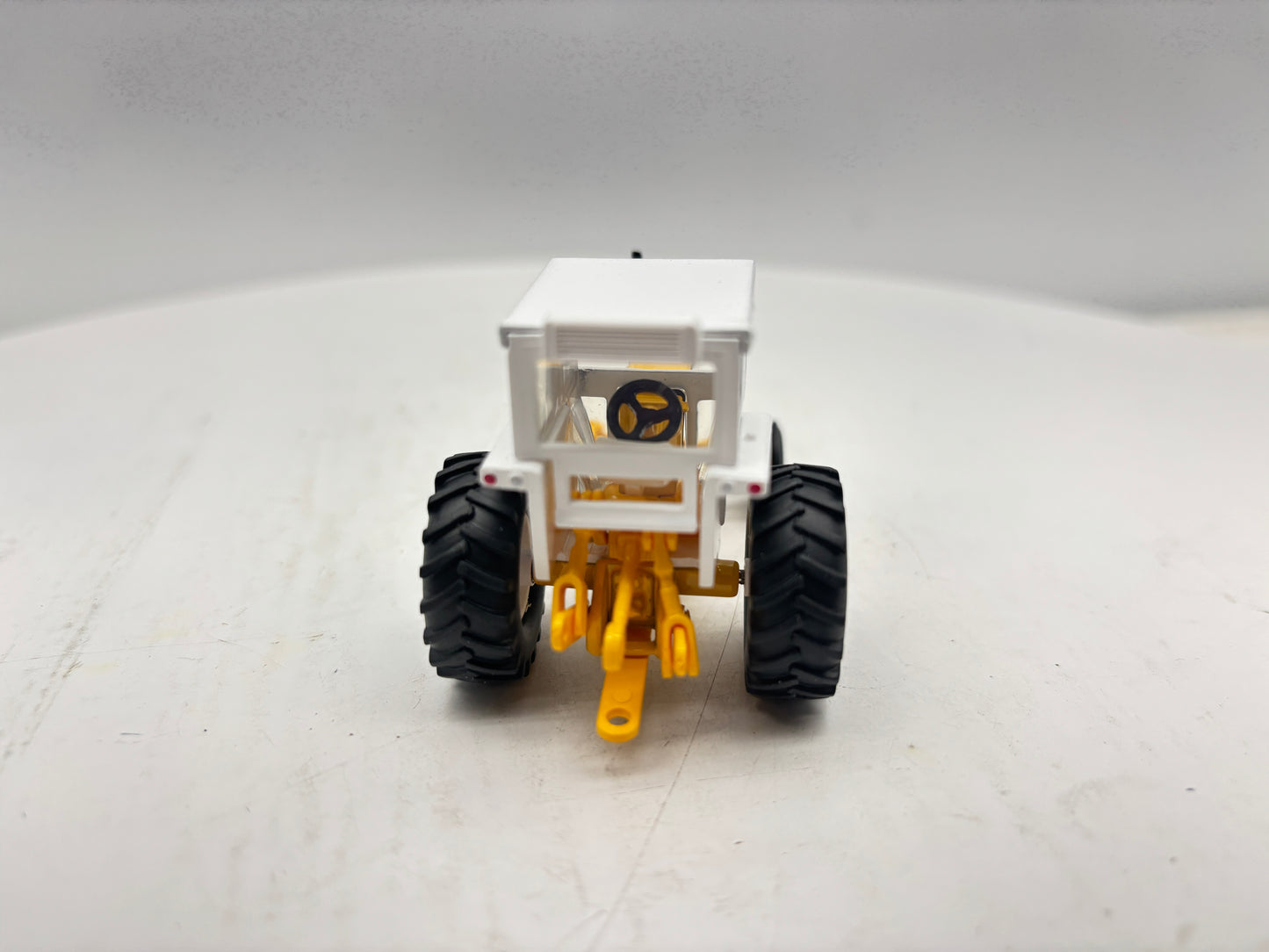 1/64 Minneapolis-Moline G850